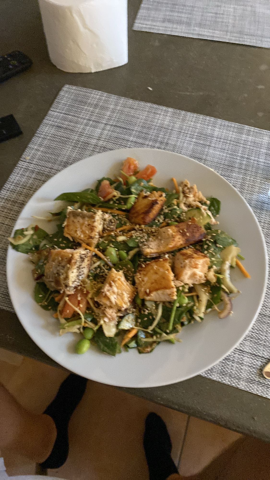 Lax- och grönsakssallad