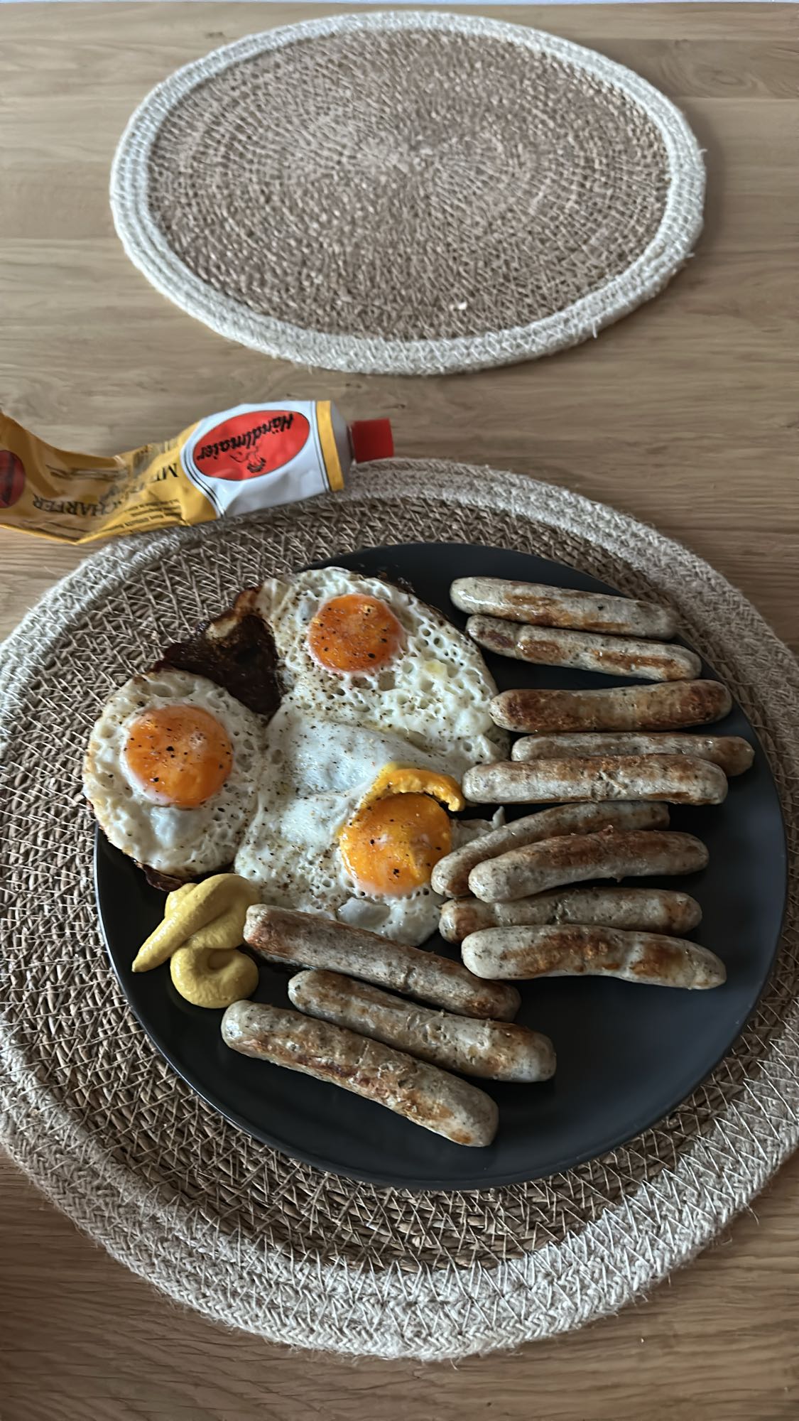 Spiegeleier mit Würstchen