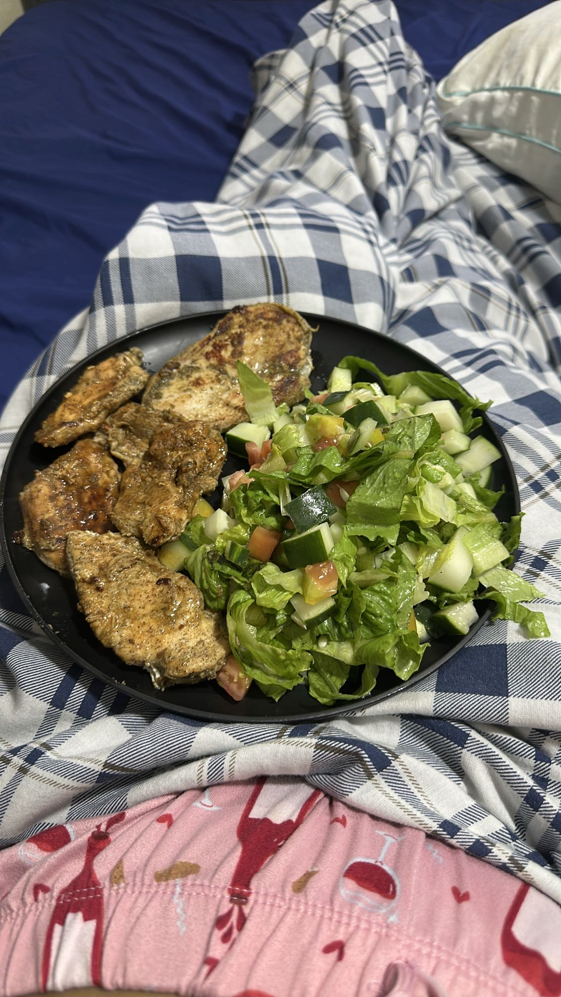 Pollo con ensalada fresca