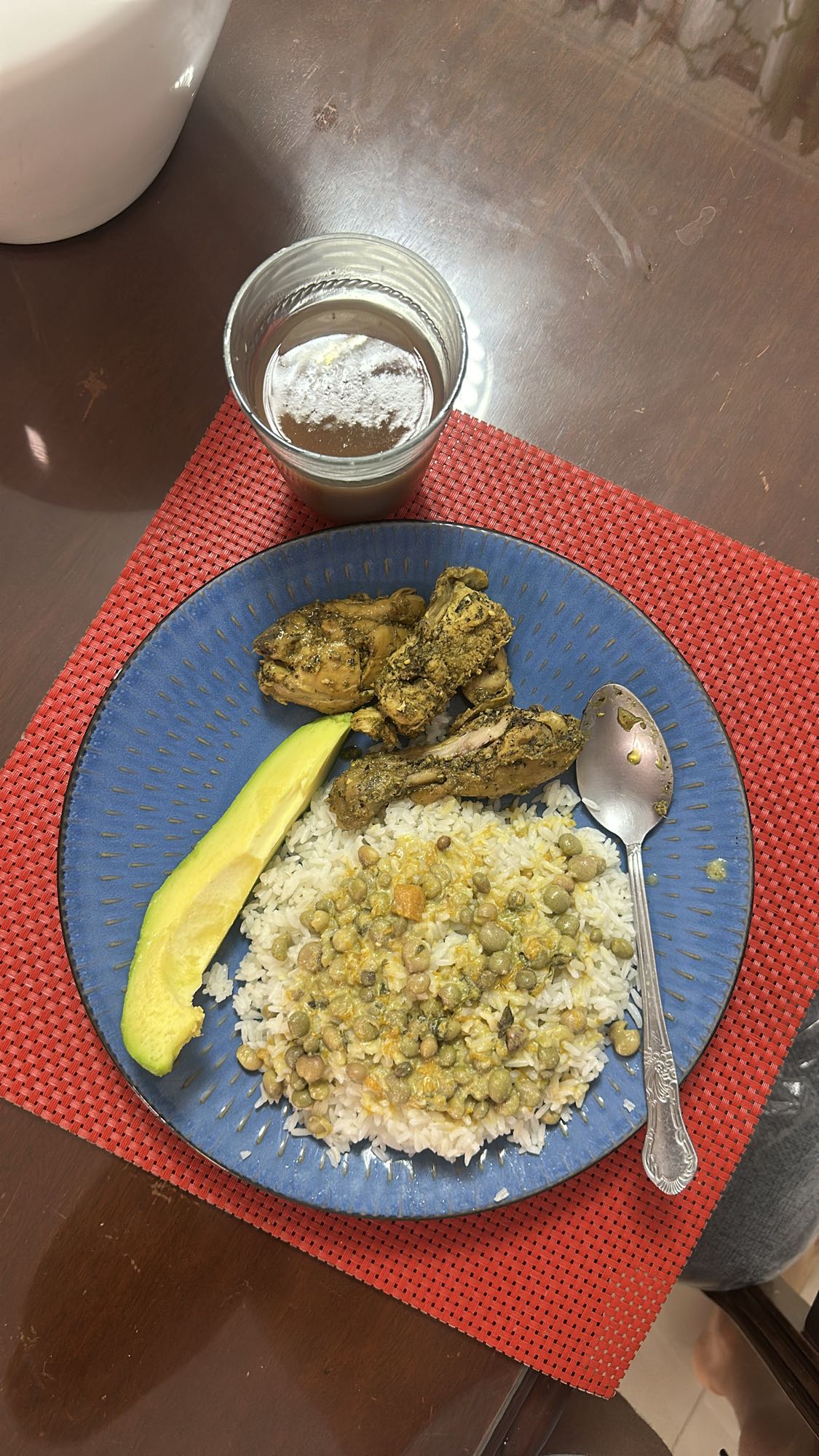 Pollo con arroz y guandules