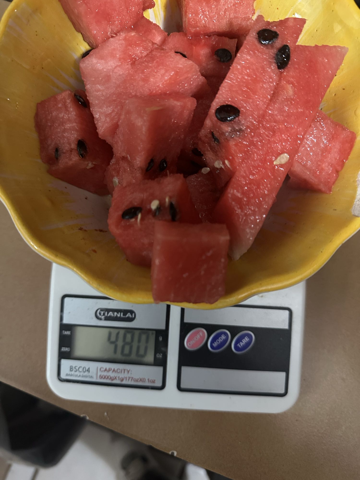 Sandía fresca en cubos