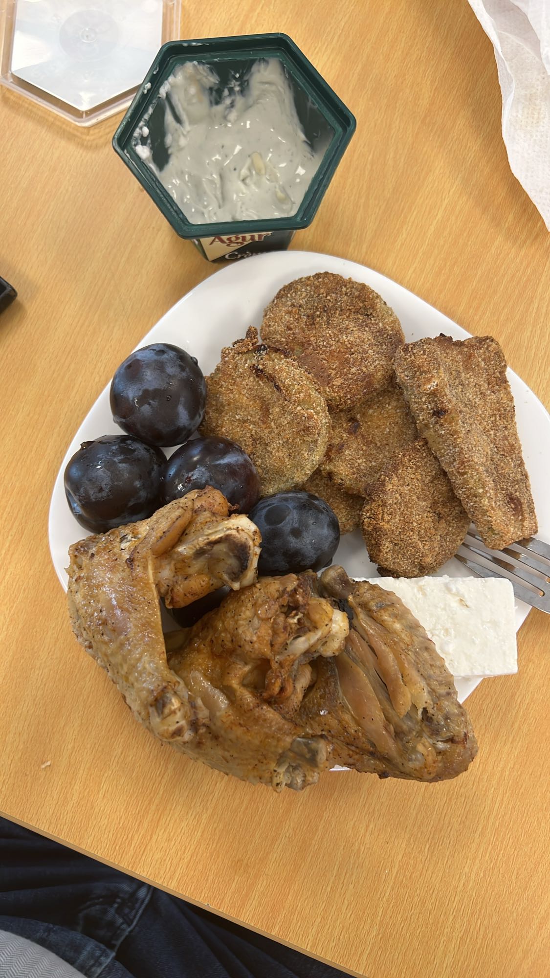 Pui cu prune și legume