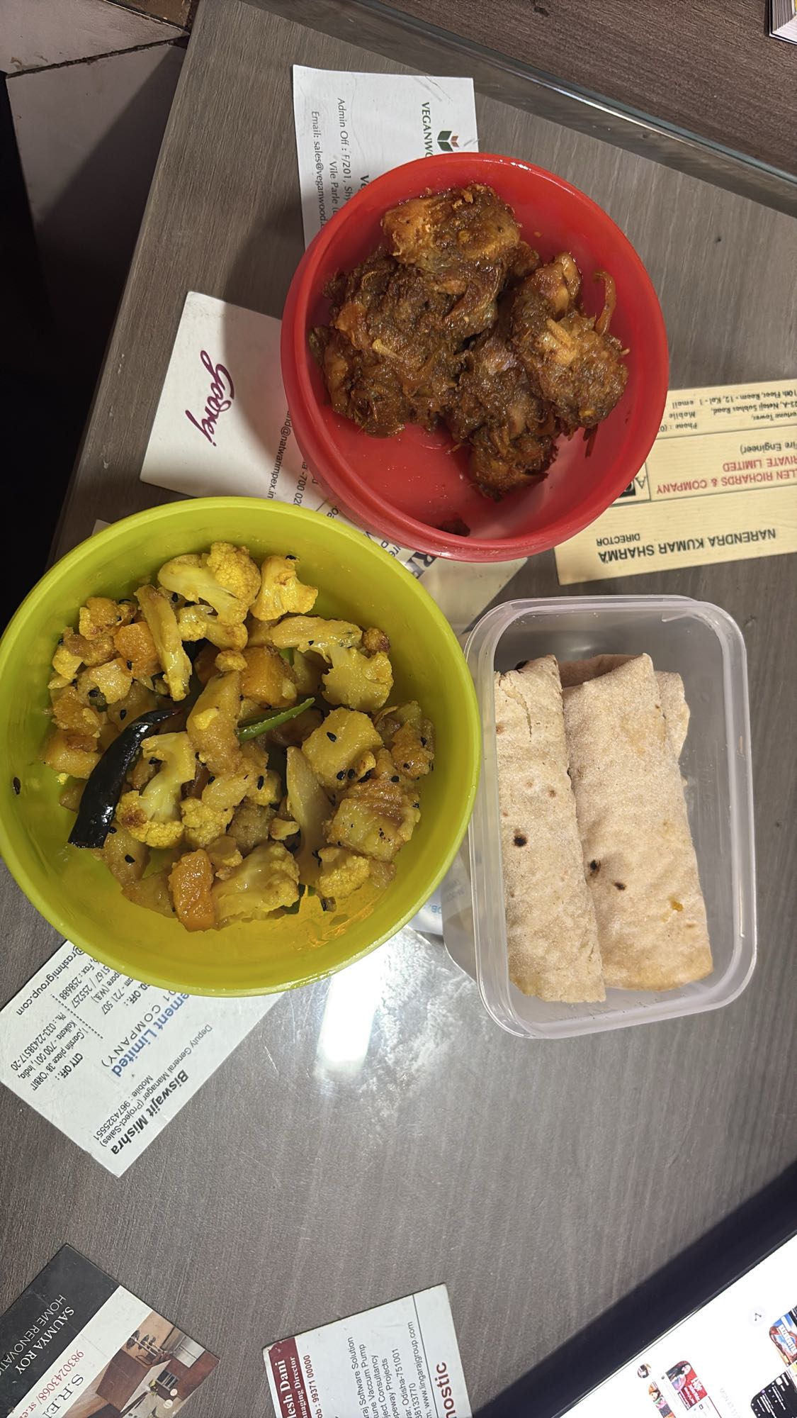 Chicken curry with roti