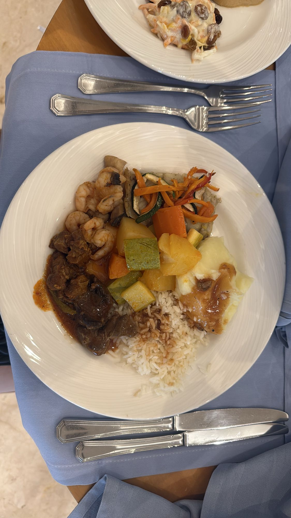 Talerz z ryżem i warzywami