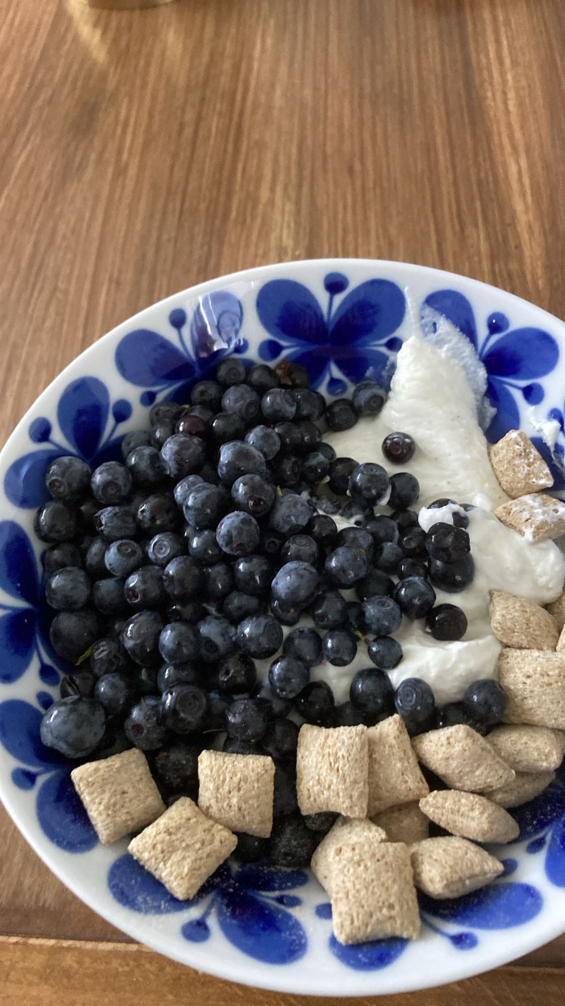 Blåbärsfrukostskål