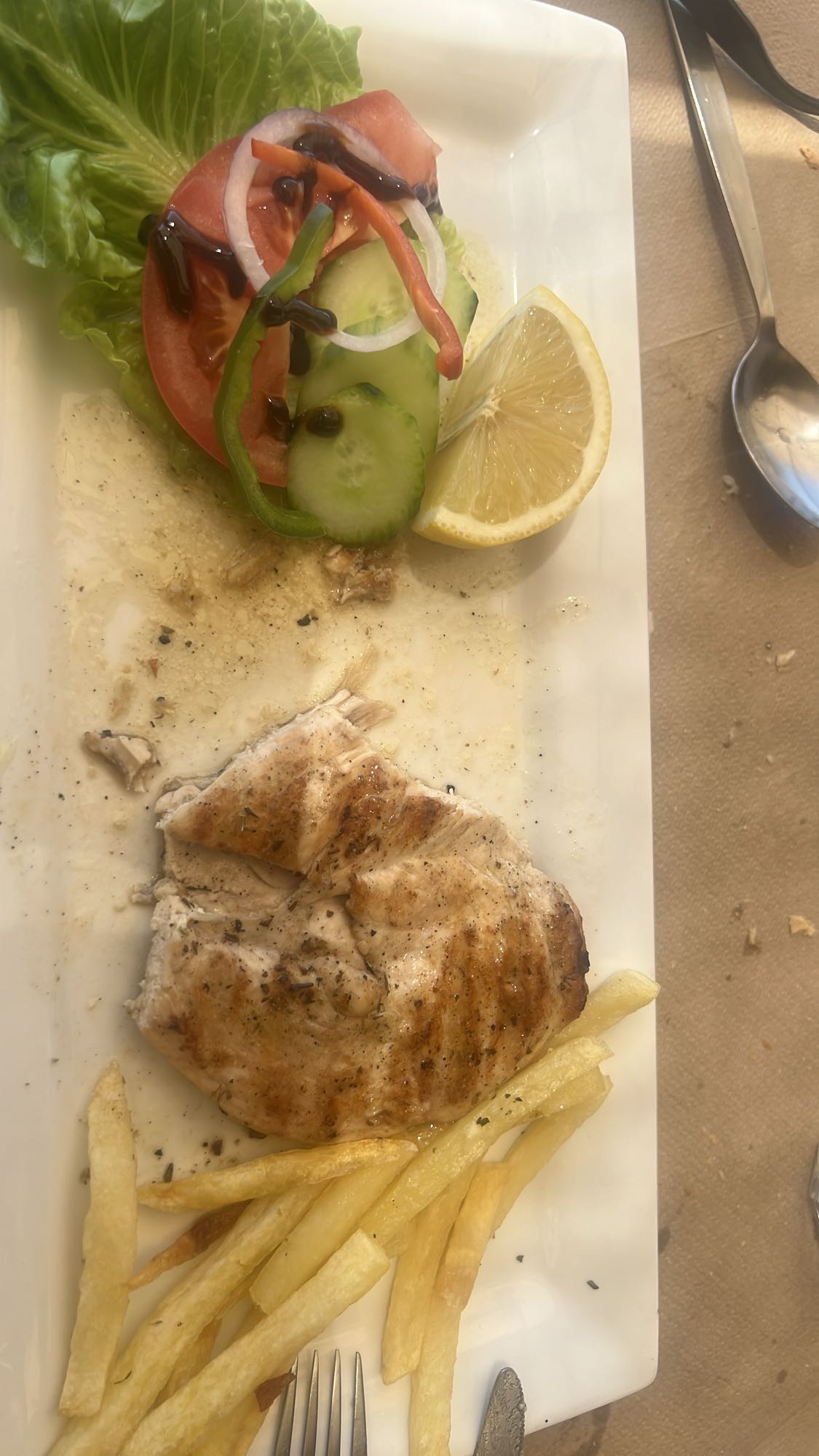 Izgara Tavuk ve Salata