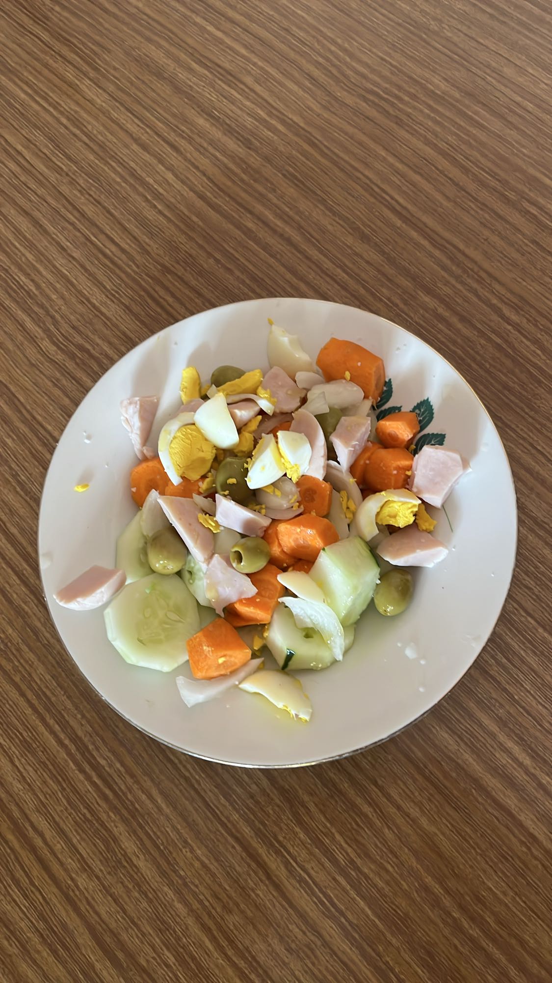 ensalada con huevo y pavo