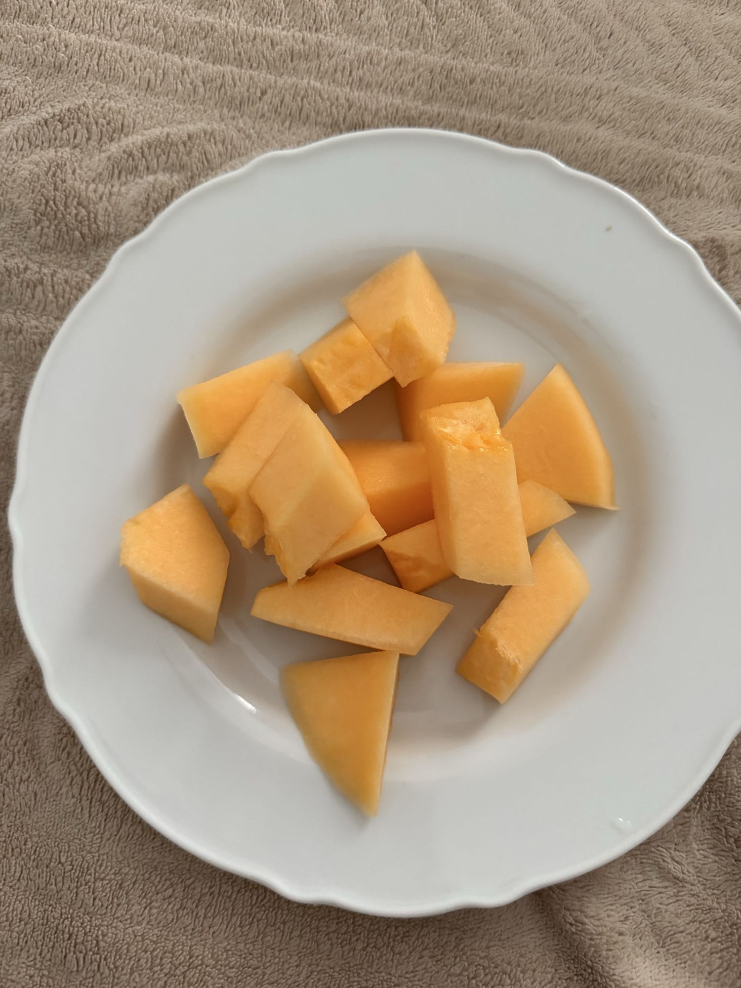 Cantaloupe slices