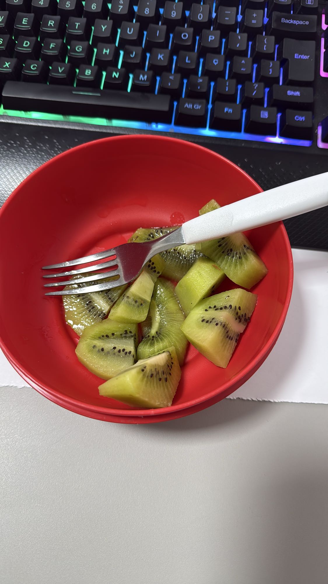 Tigela de kiwi fresco