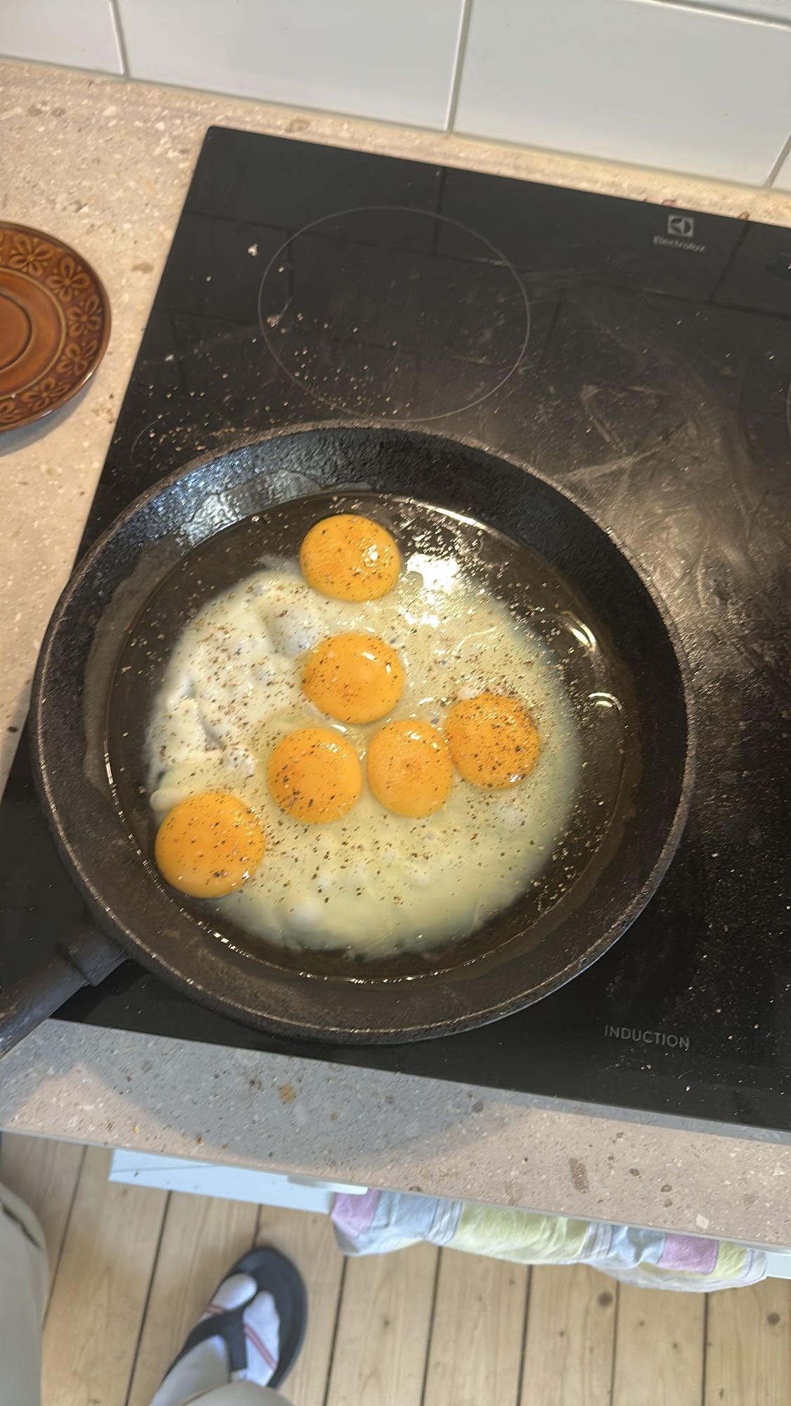 Stekta ägg med peppar