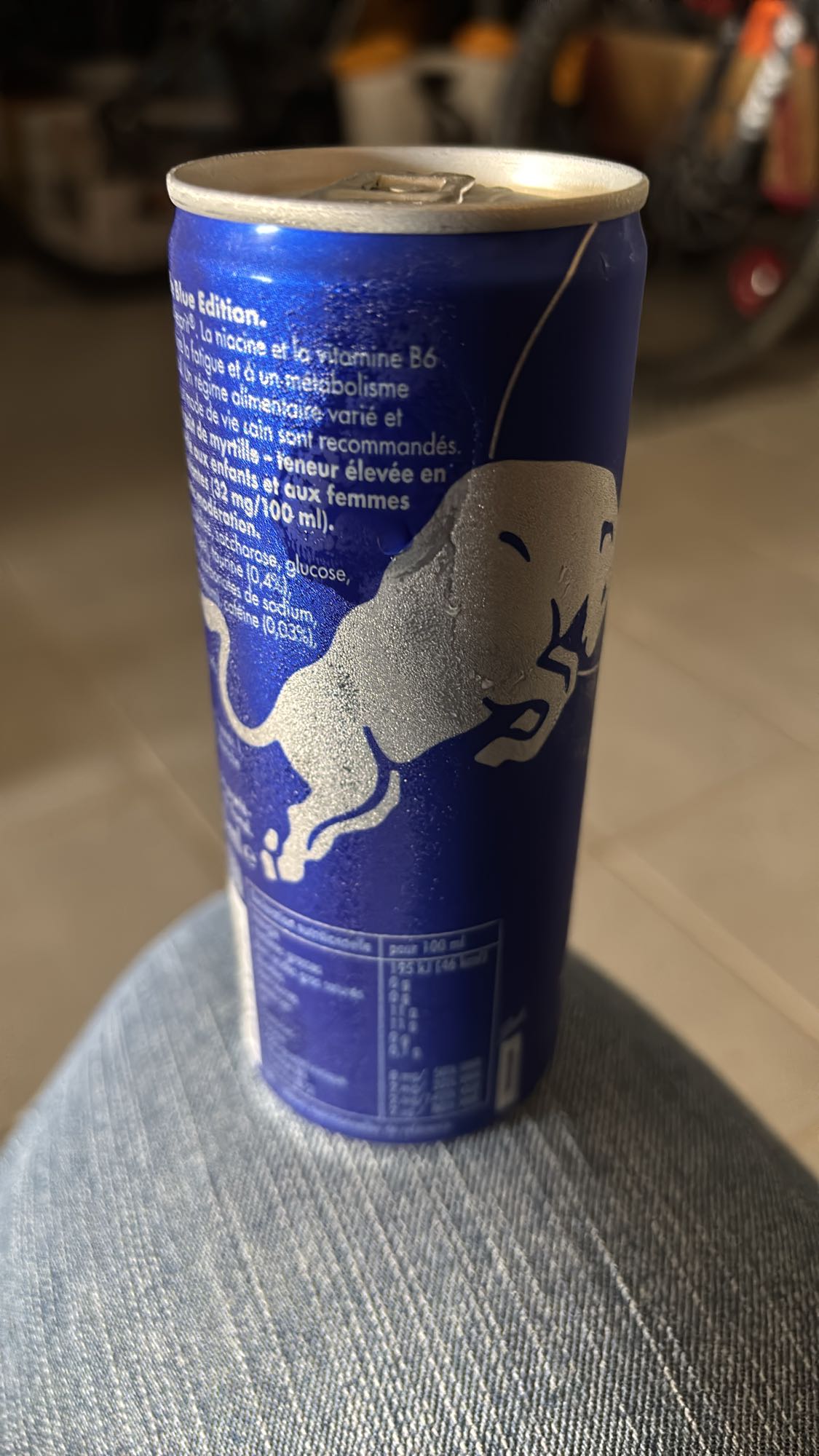 Boisson énergisante bleue