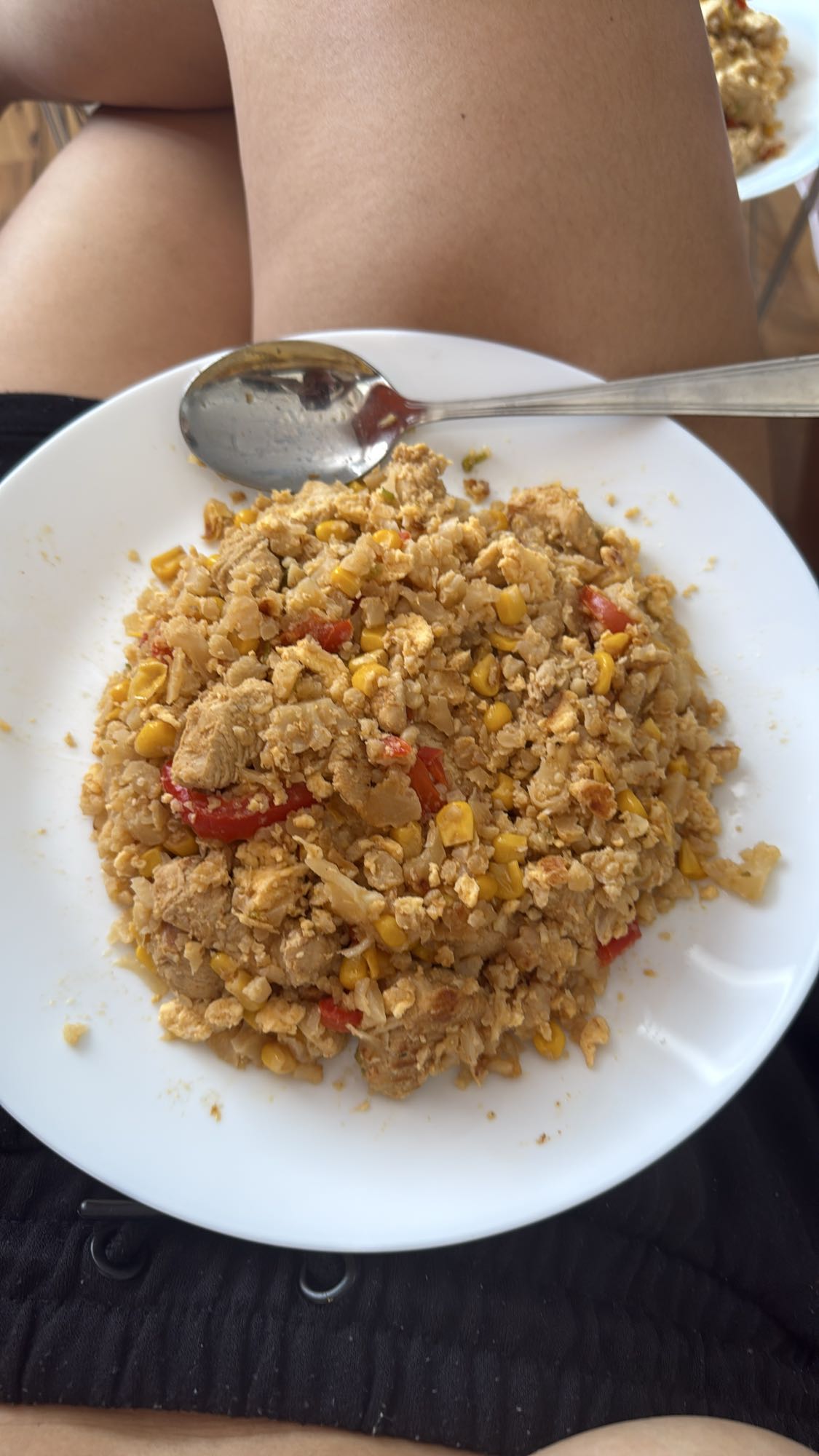 revuelto de pollo y maíz