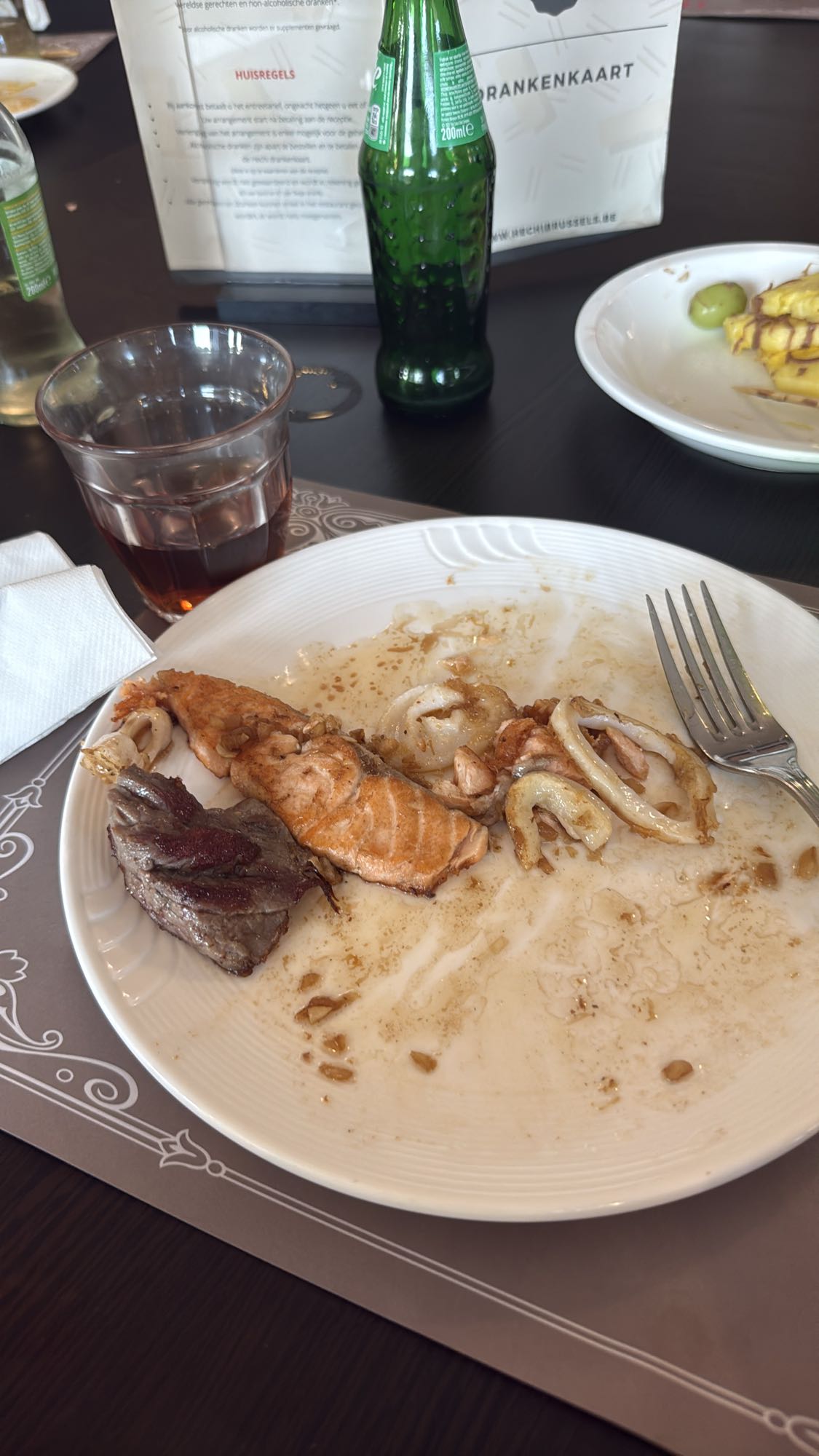 лосось и кальмары с говядиной