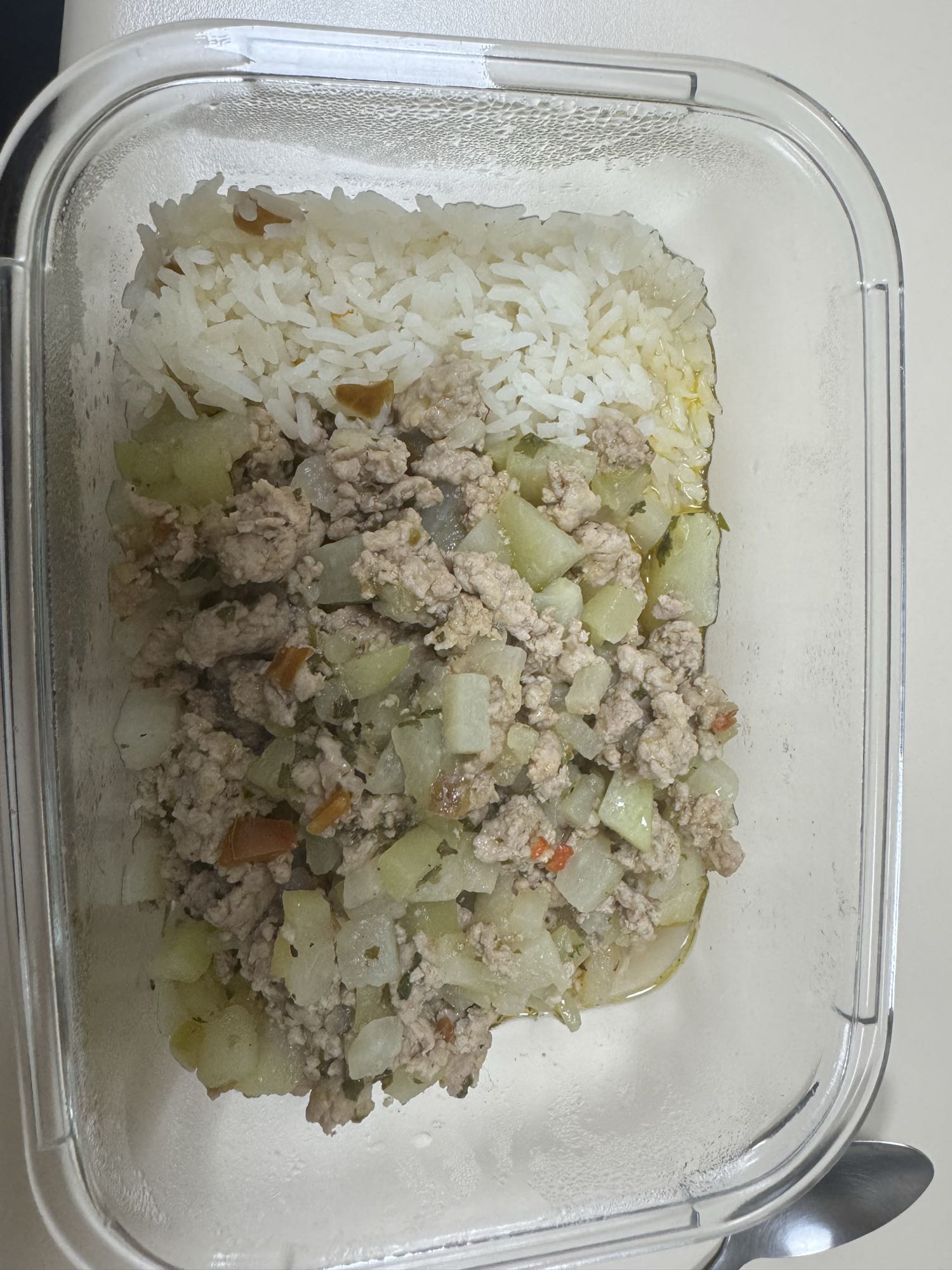 arroz con picadillo de chayote y carne molida
