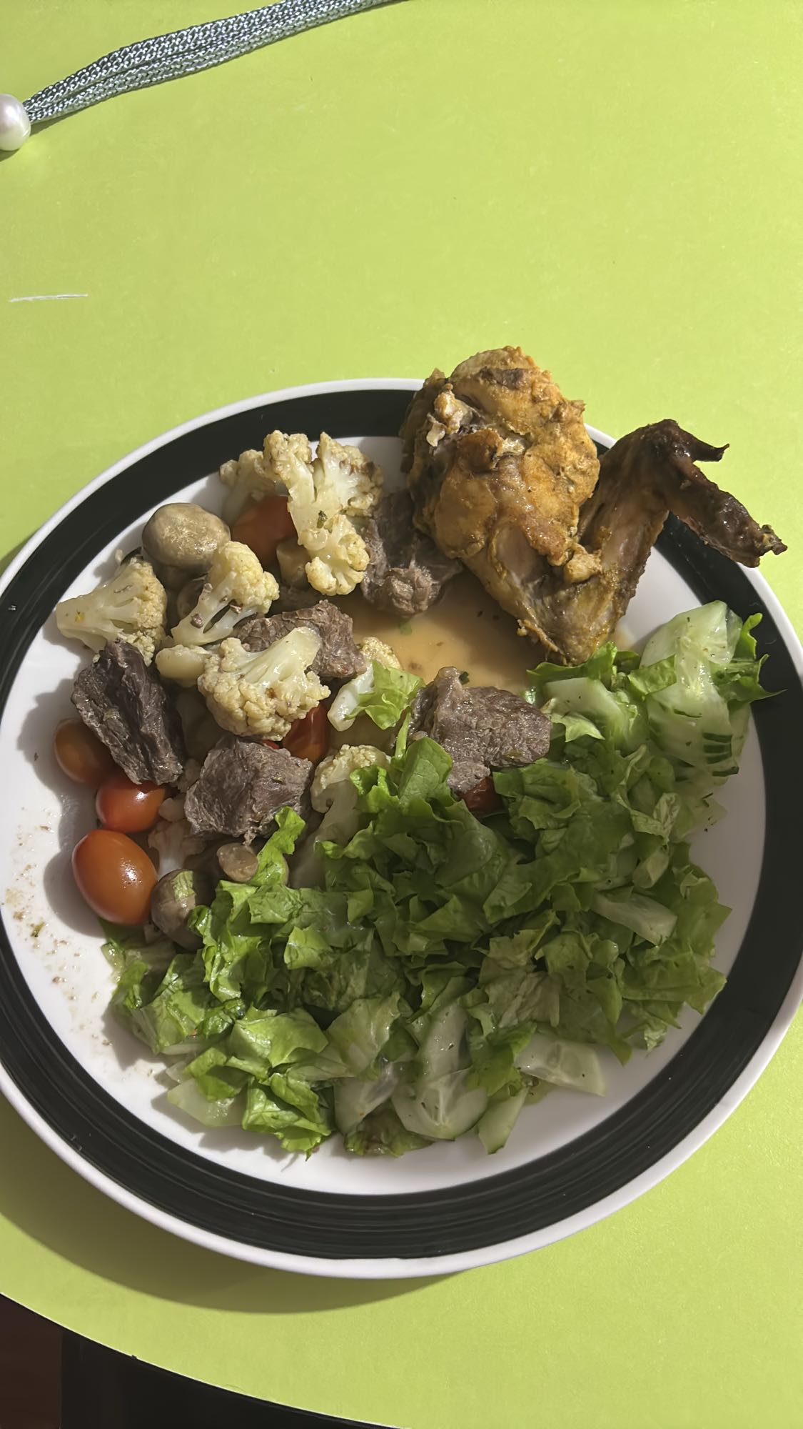 ensalada con carne y pollo