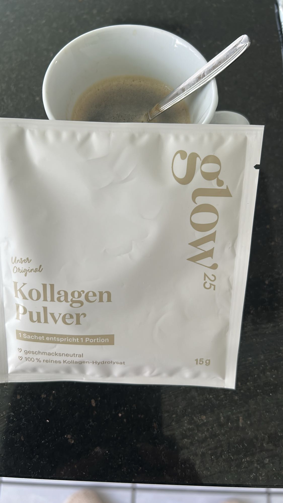 Kaffee mit Kollagenpulver