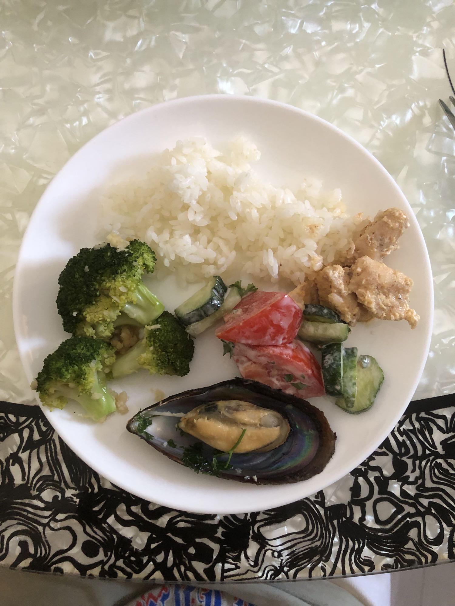 Рис с овощами и мидией