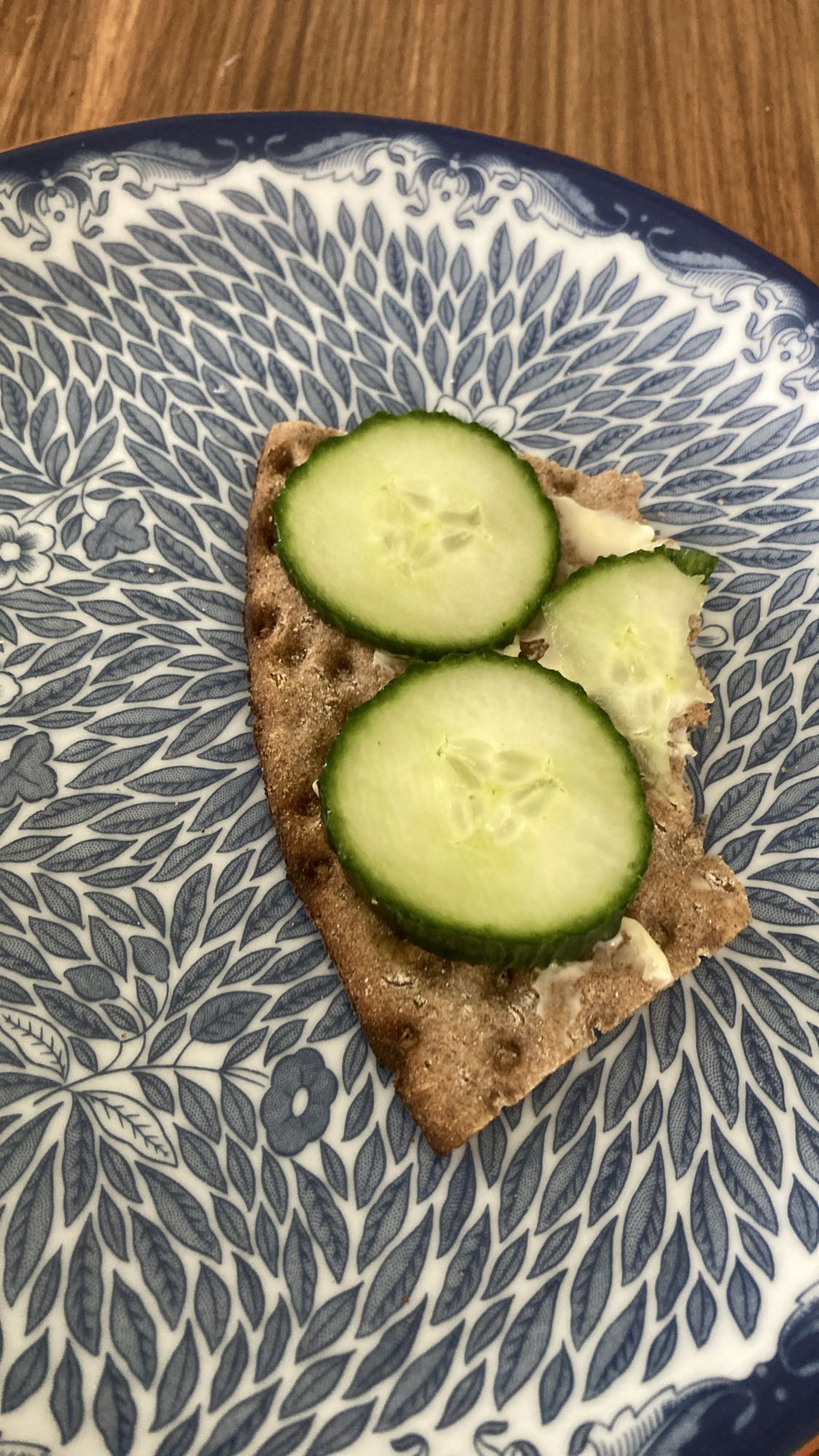 Knäckebröd med gurka