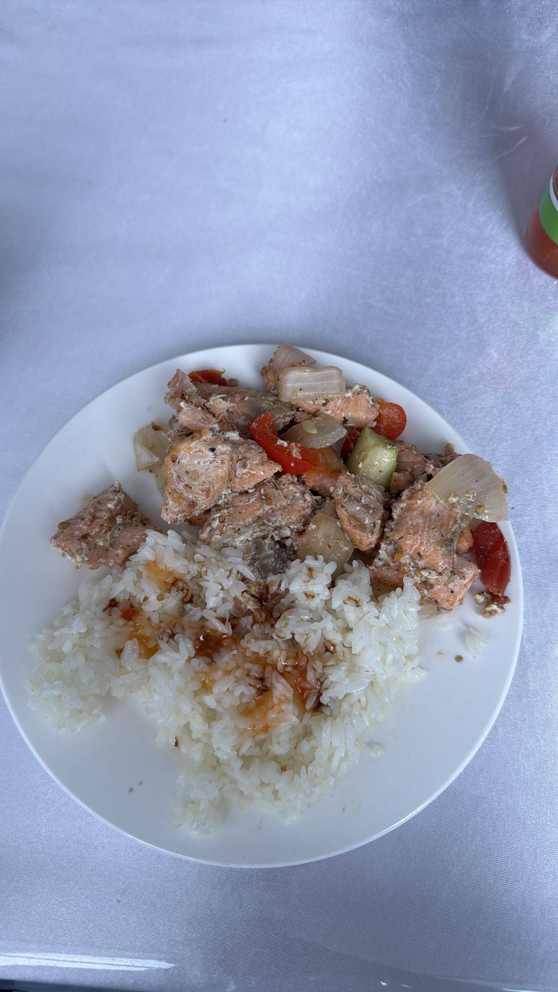 лосось с рисом и овощами