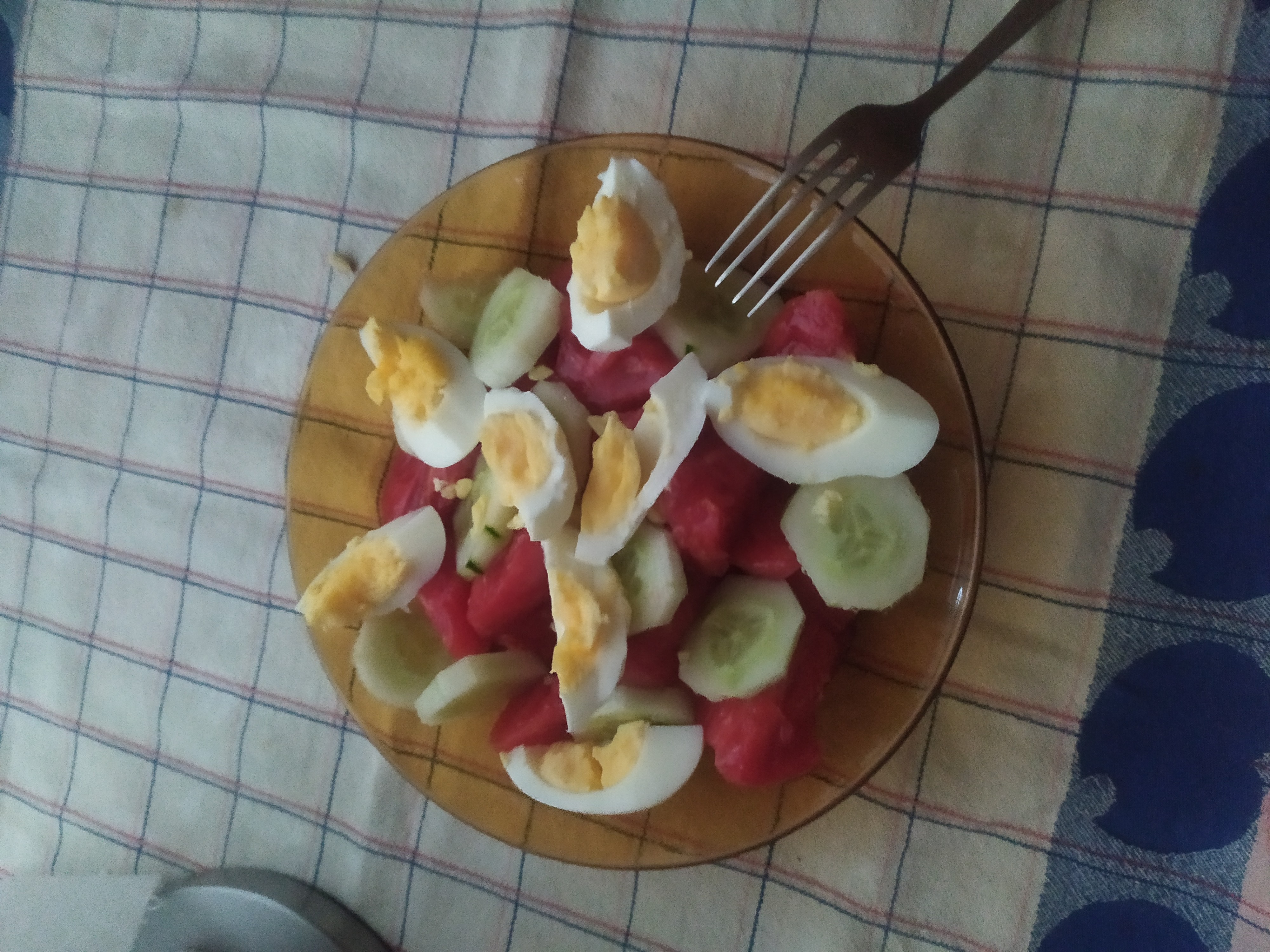 Ensalada huevo sandía pepino