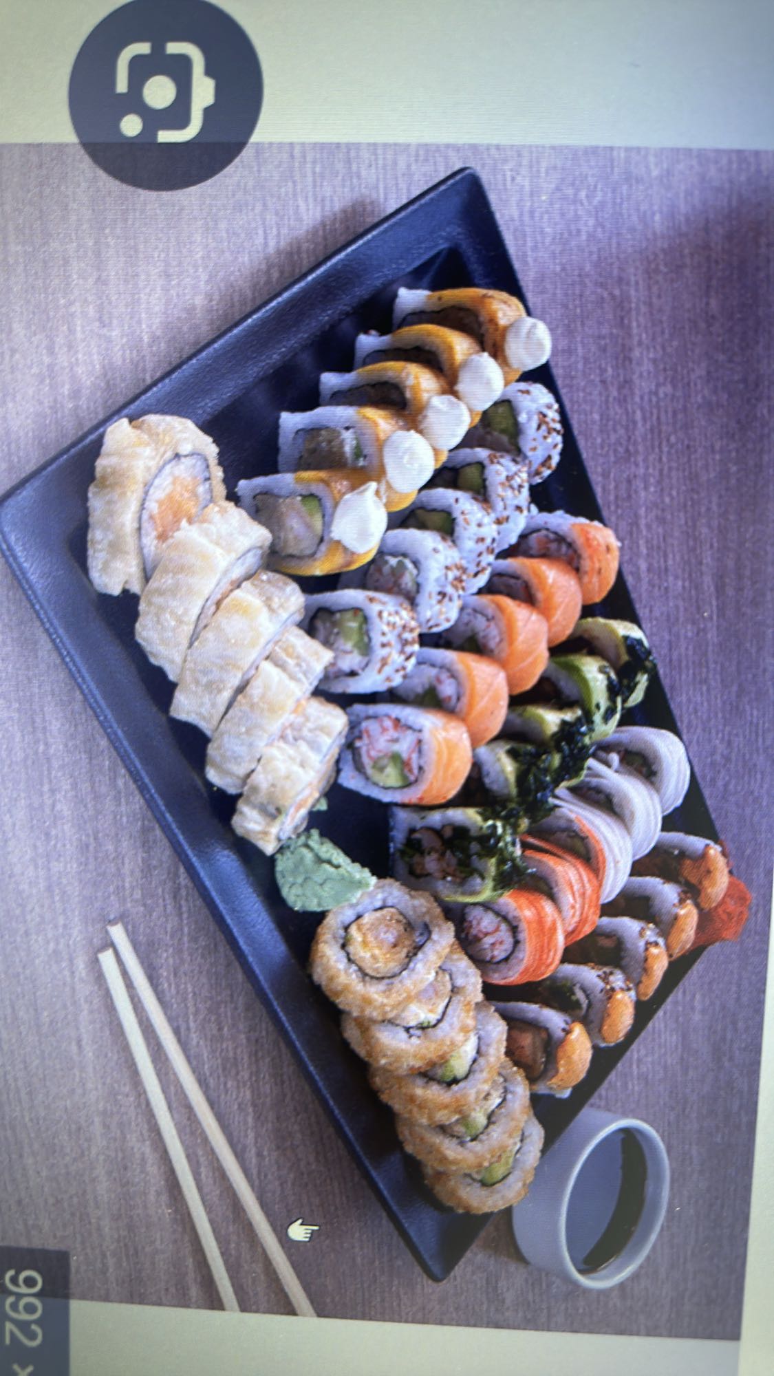 Bandeja variada de sushi