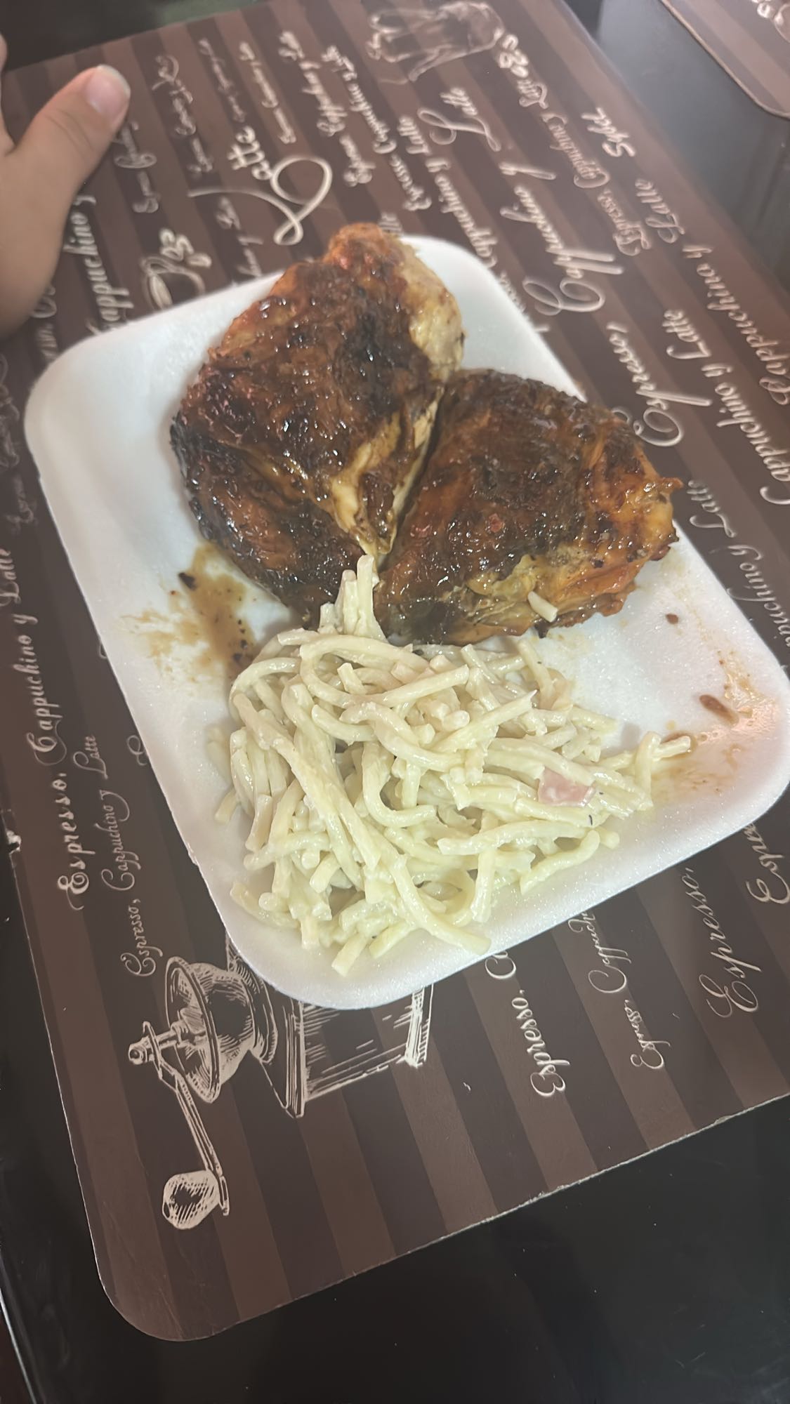 Pollo asado con ensalada de pasta