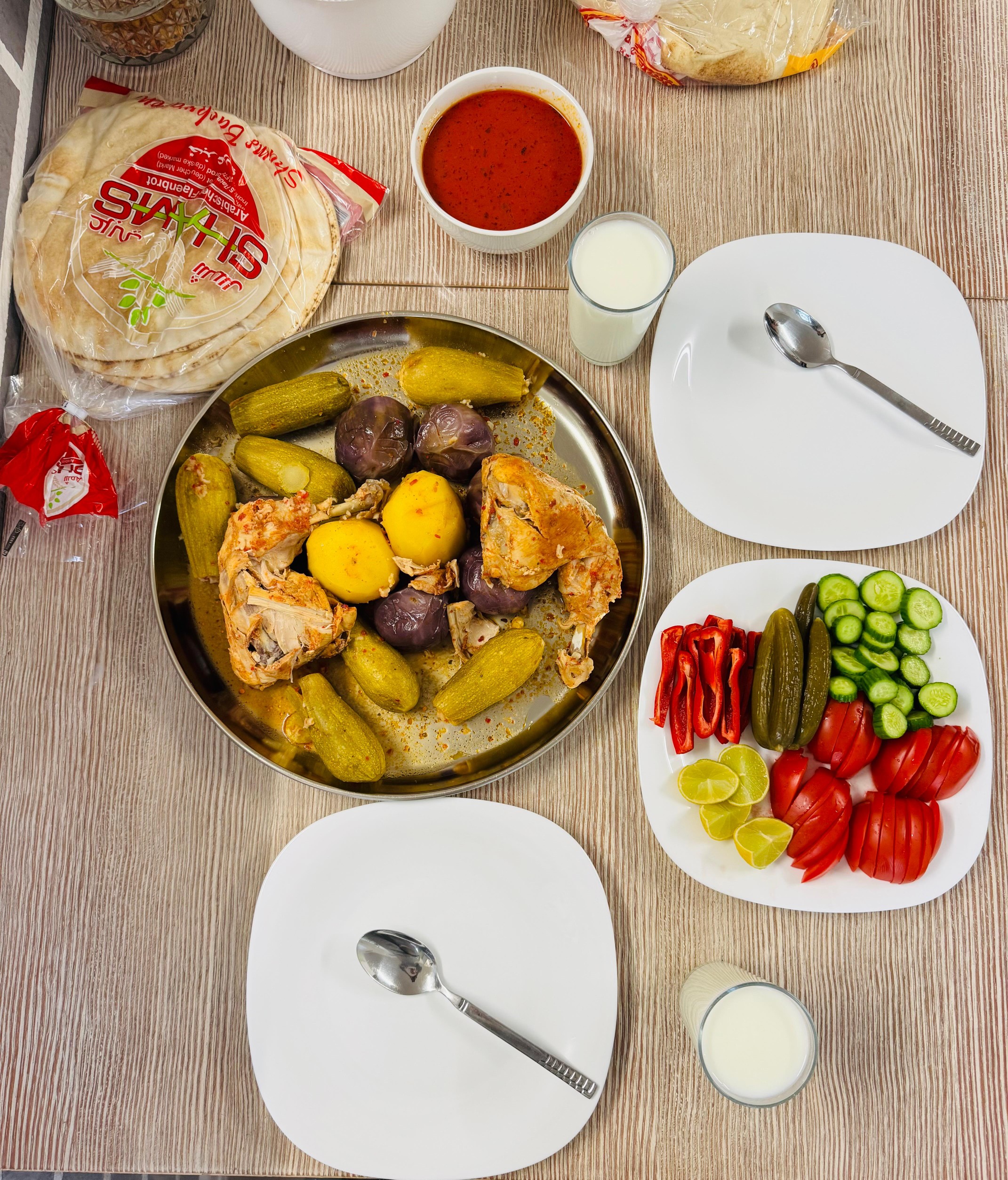 Kip met groenten en brood