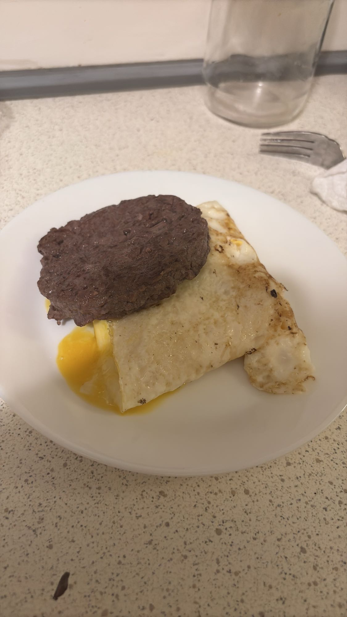 Steak haché et œuf