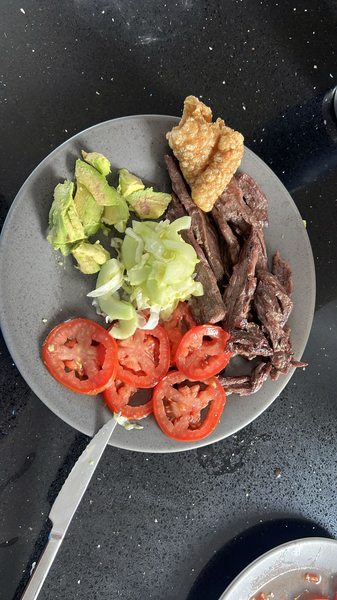 Plato de carne y vegetales