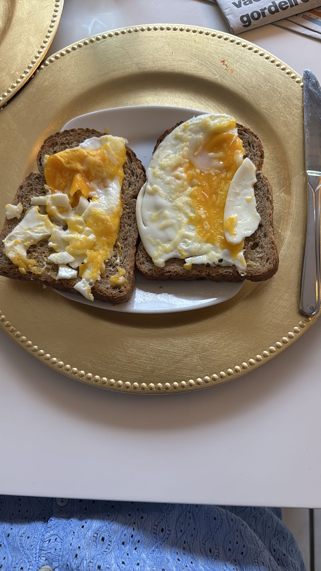 Gebakken ei op toast