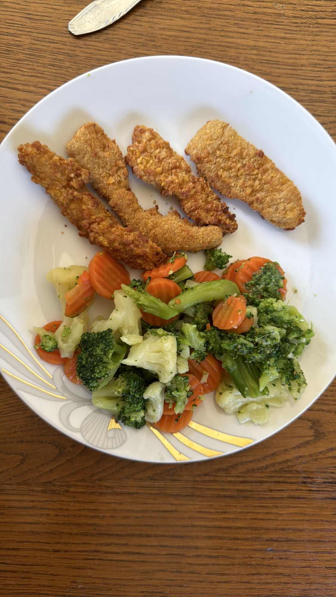 Chicken tenders with veggies