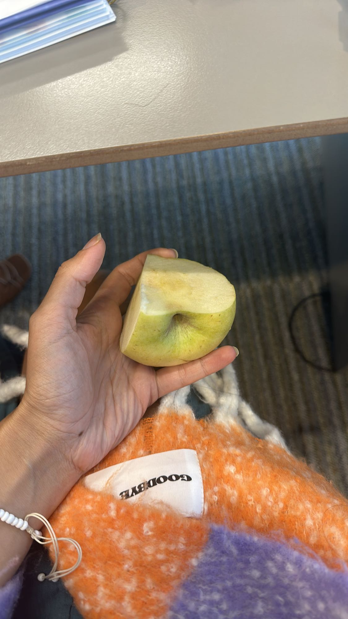 Sliced green apple