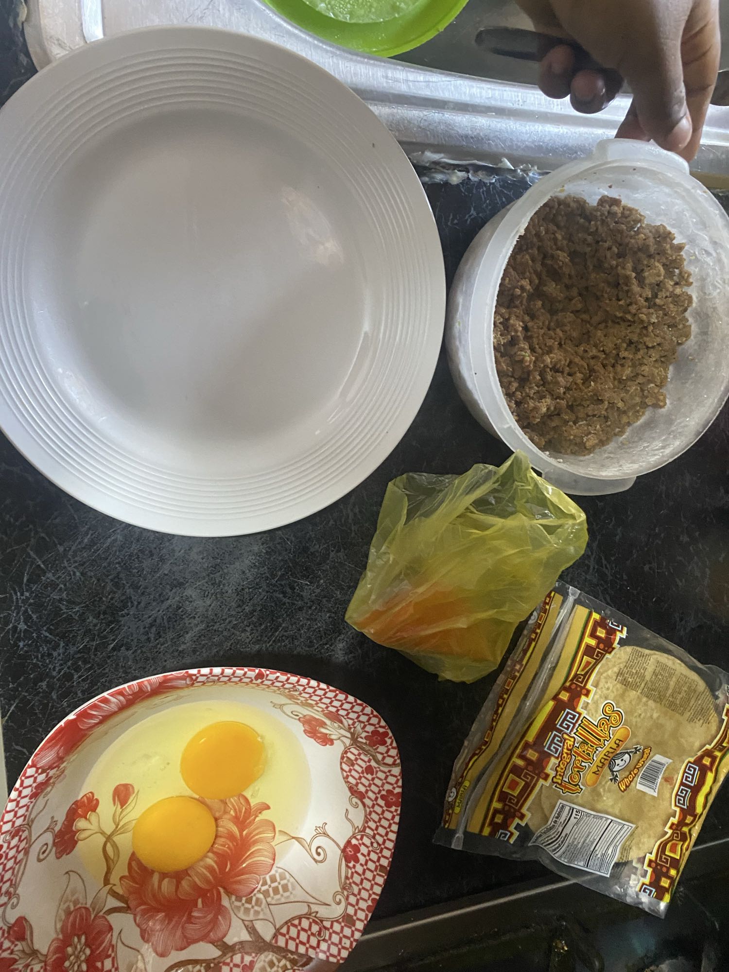 Tortillas con carne y huevo