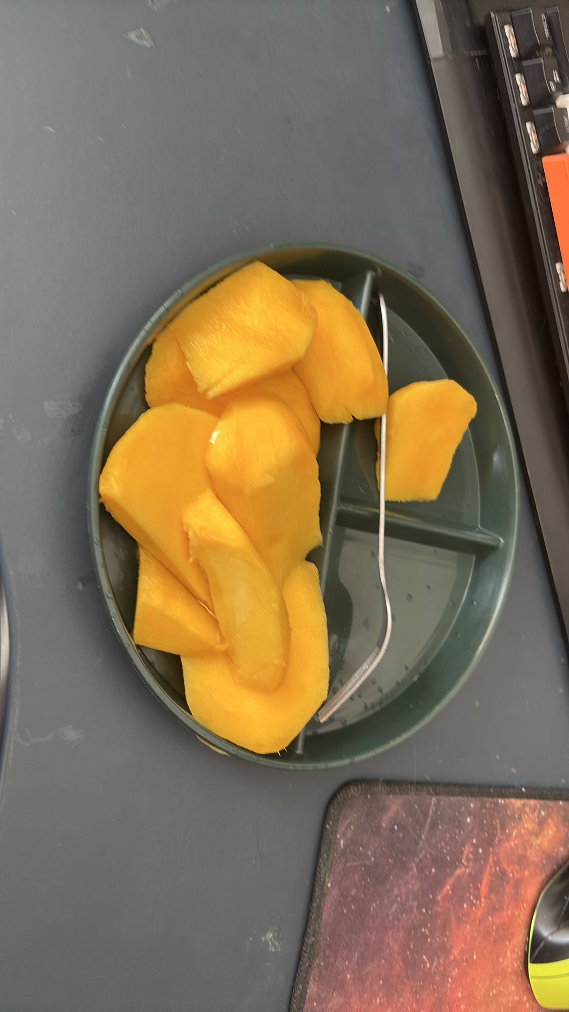 Нарезанное манго