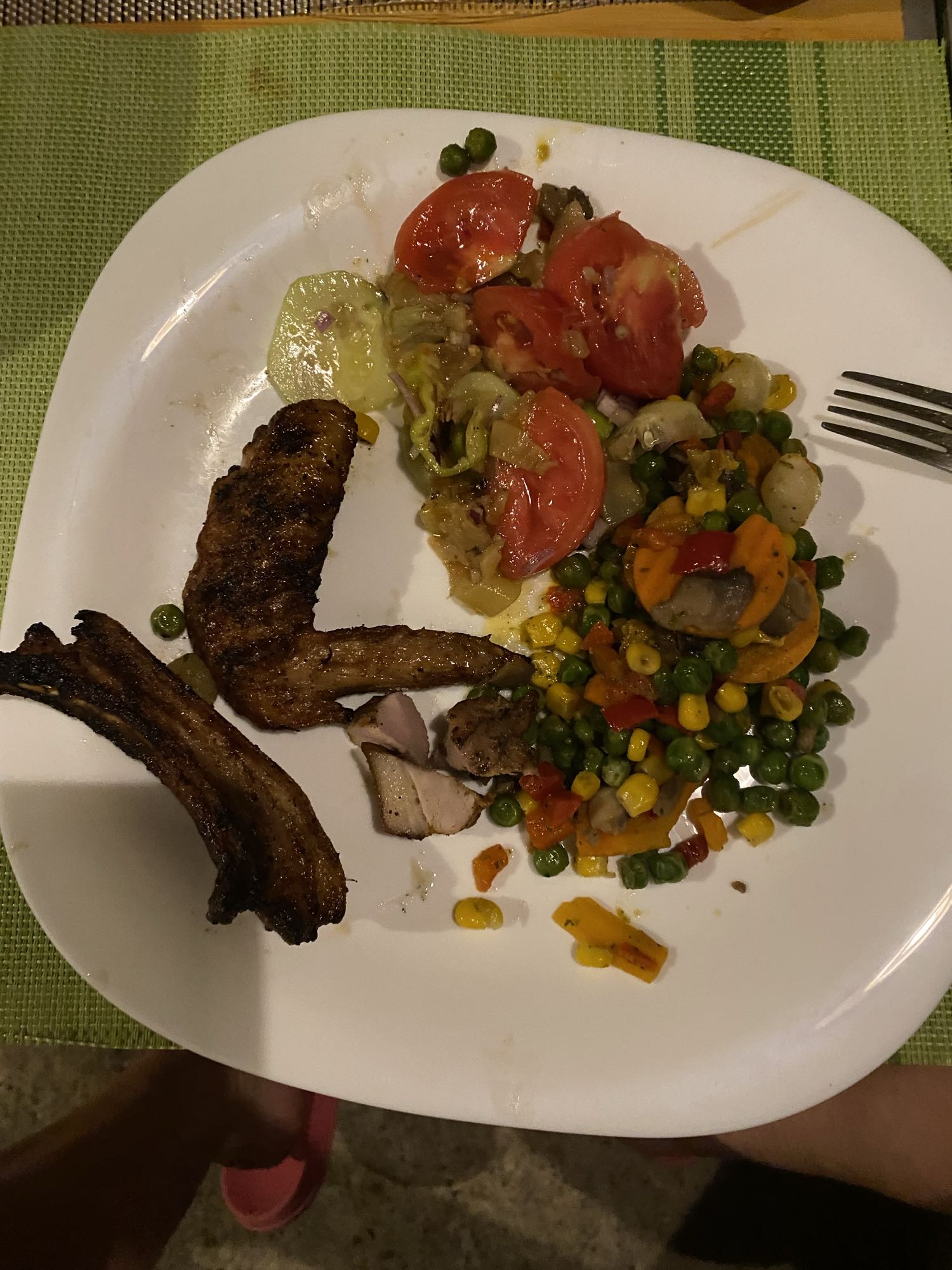 Legume cu carne la grătar