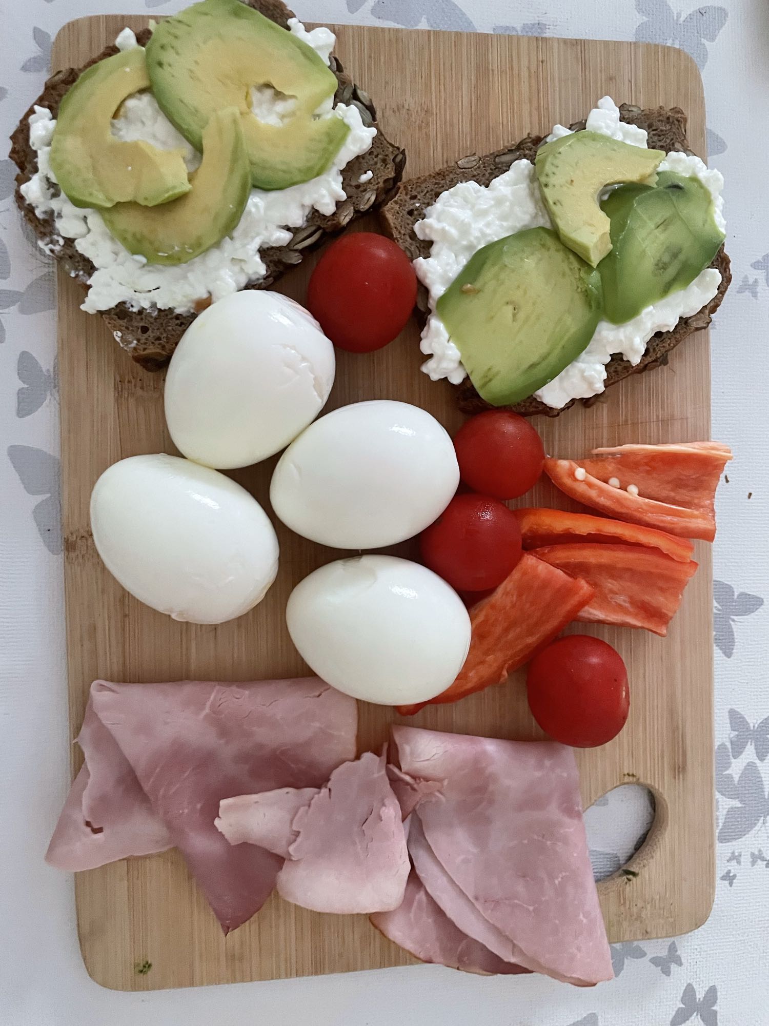 Avocado Ei Snackplatte