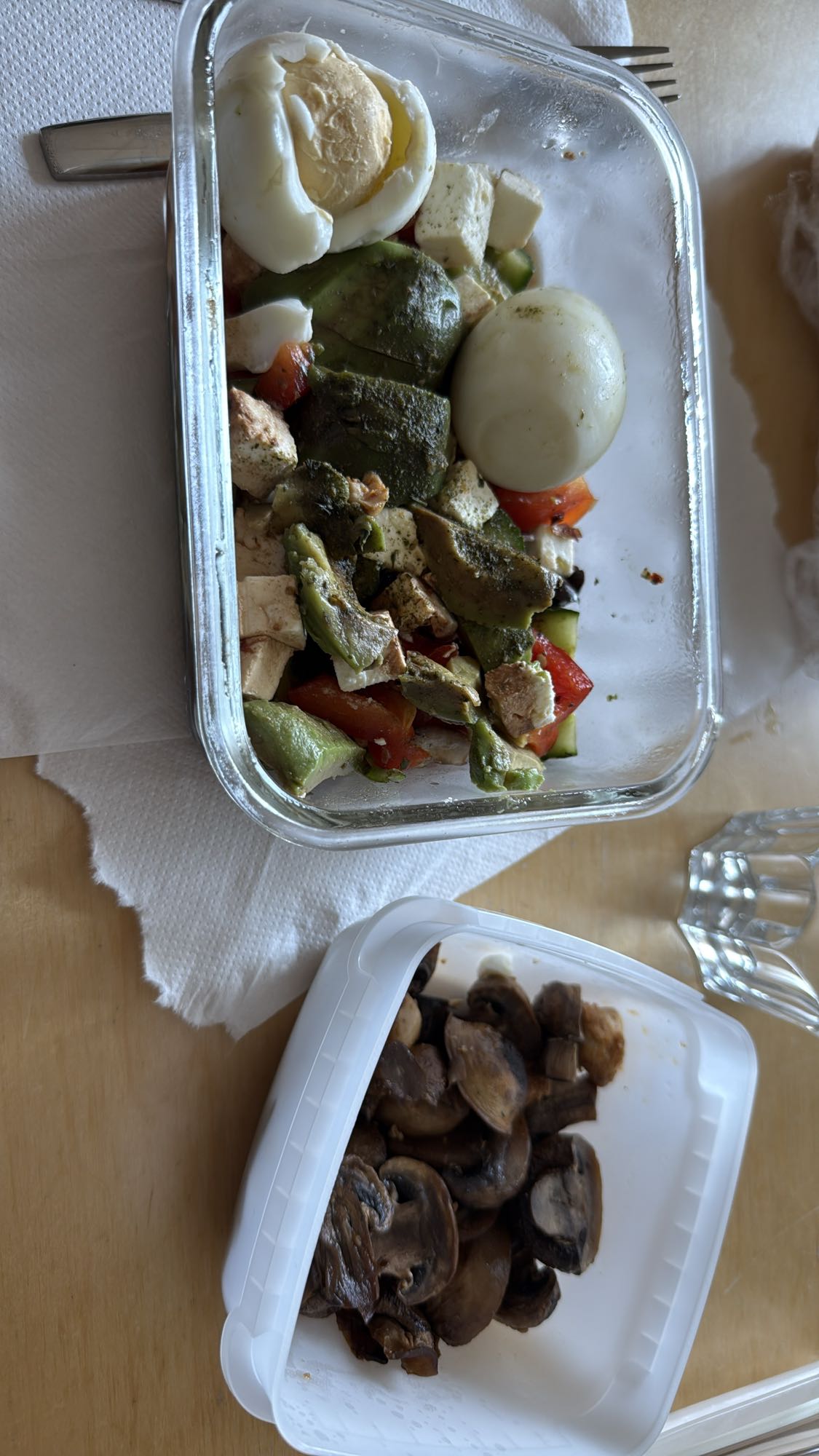 Ägg- och grönsaksskål