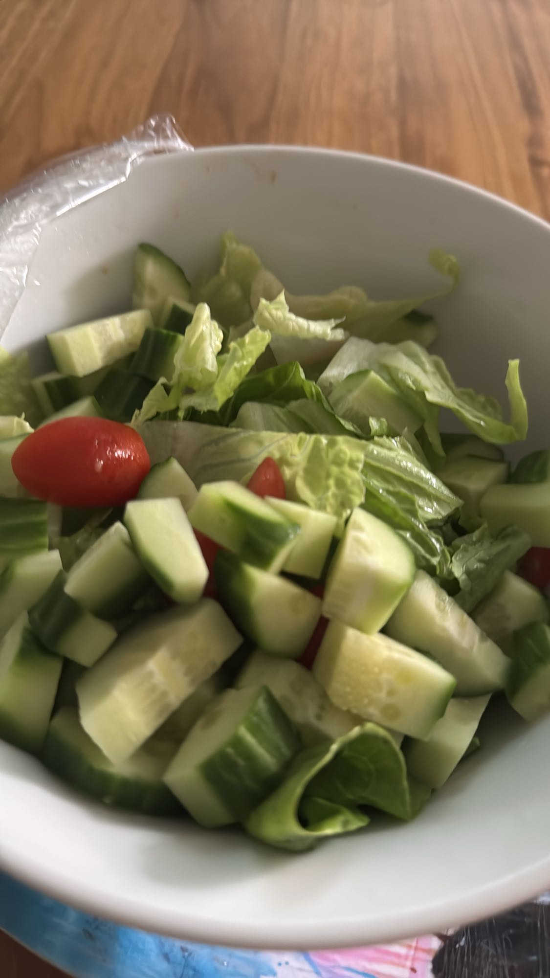 Grönsallad med gurka