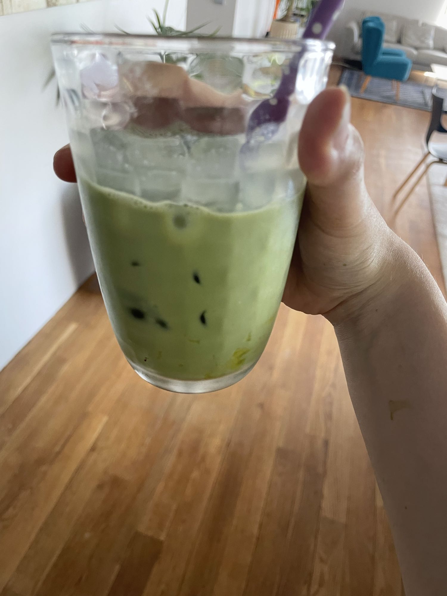 Zielona herbata z mlekiem