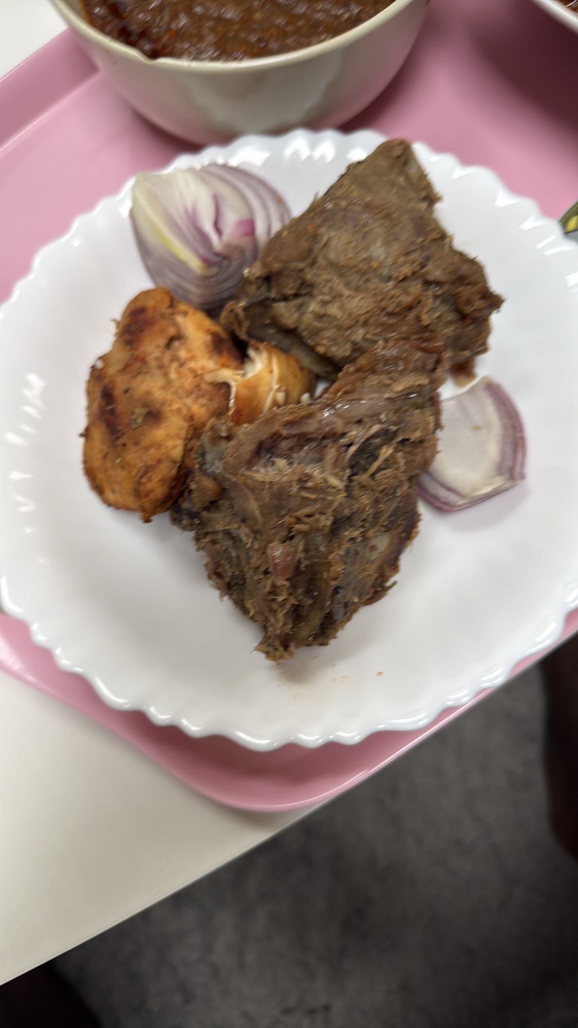 Grillet kjøtt og løk