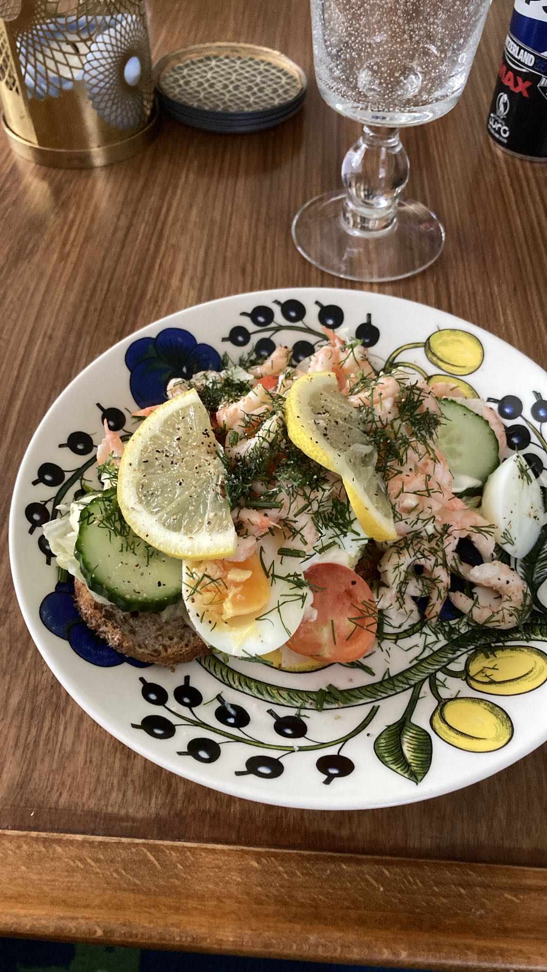 Räksmörgås med ägg