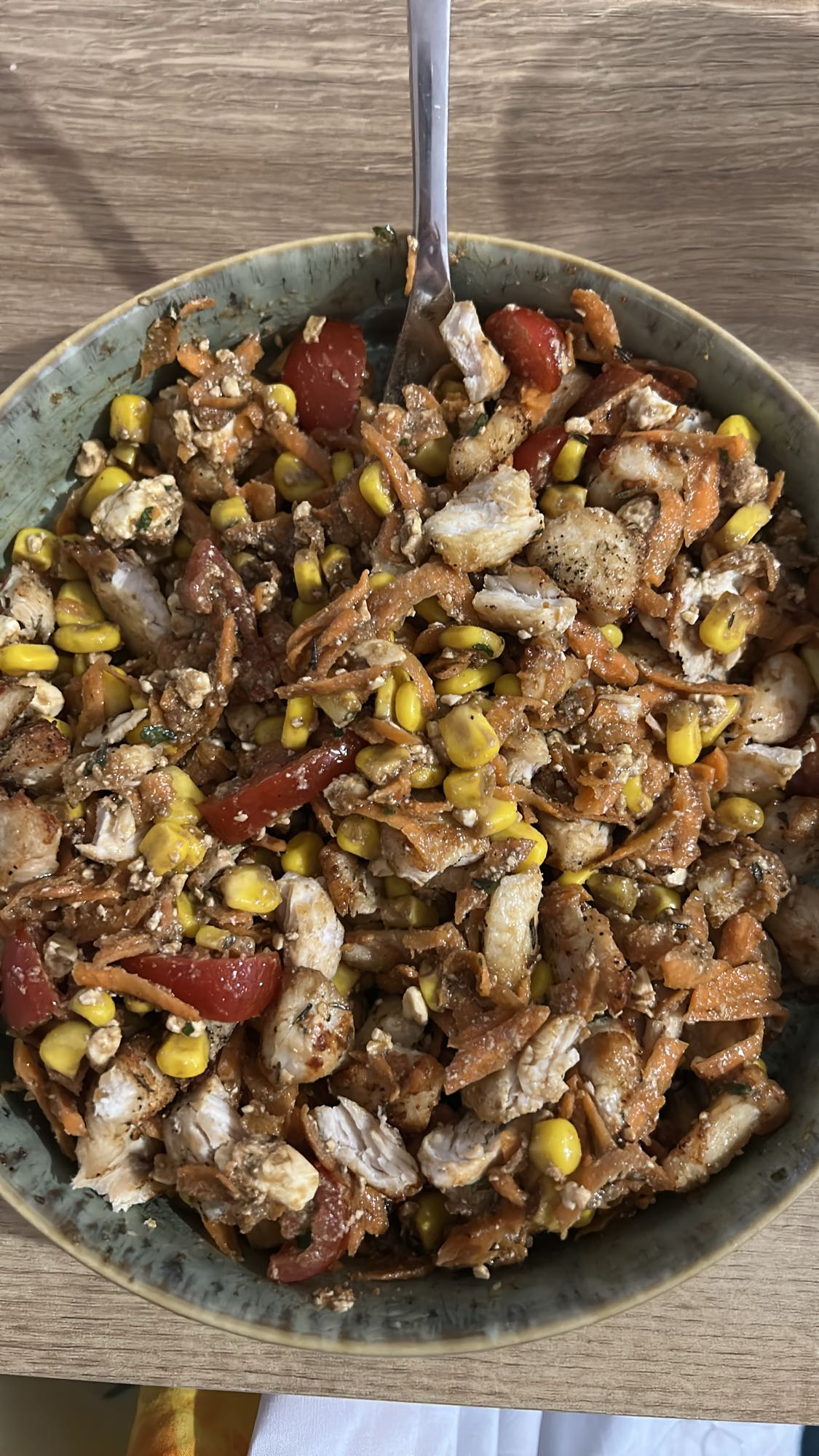 Salade poulet et légumes