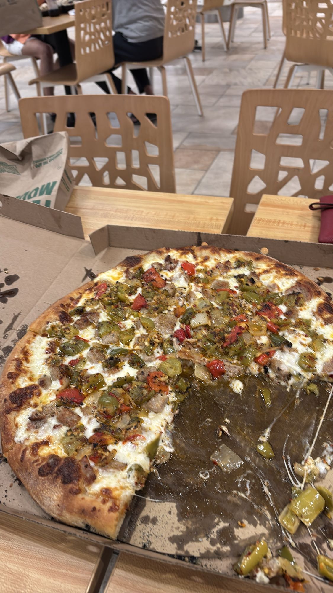 pizza de verduras y carne