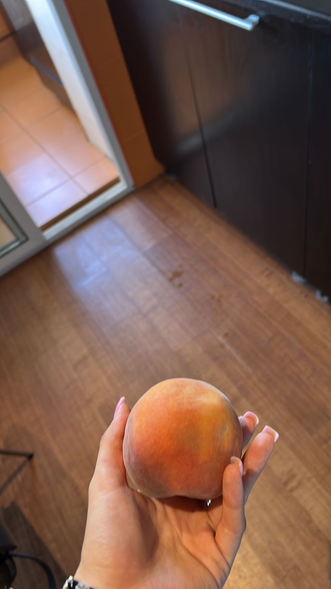 Piersică proaspătă