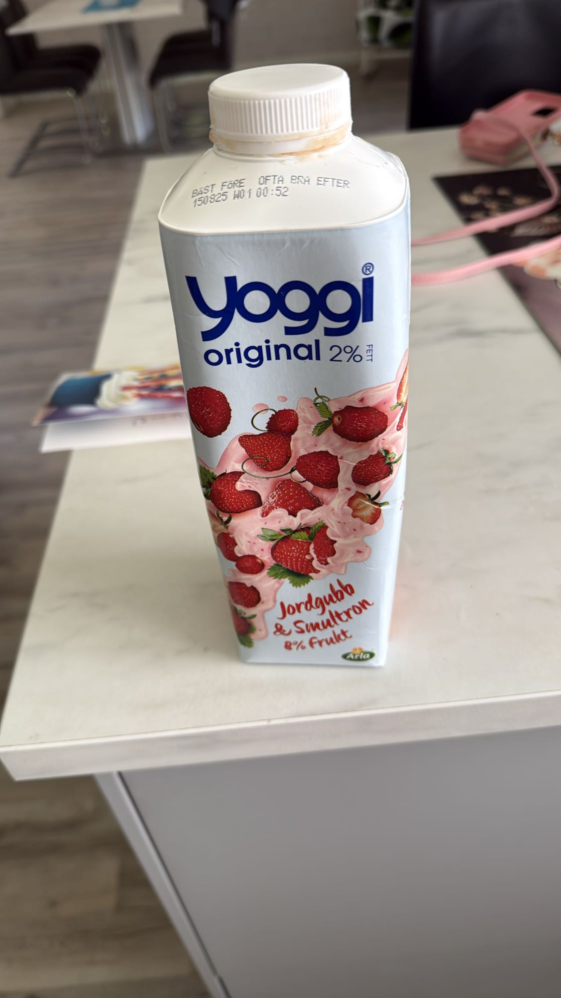 Yoggi jordgubb & smultron