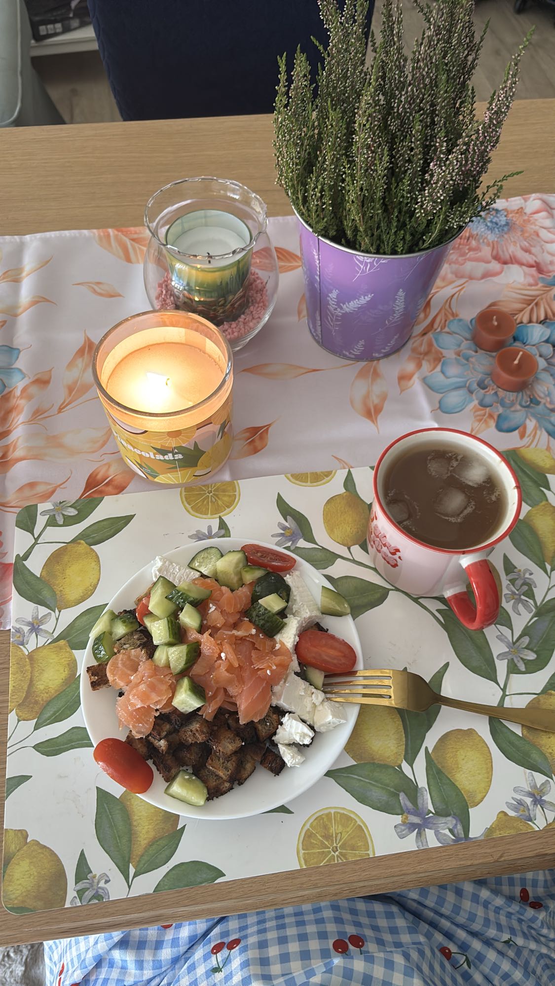 Sałatka z łososiem