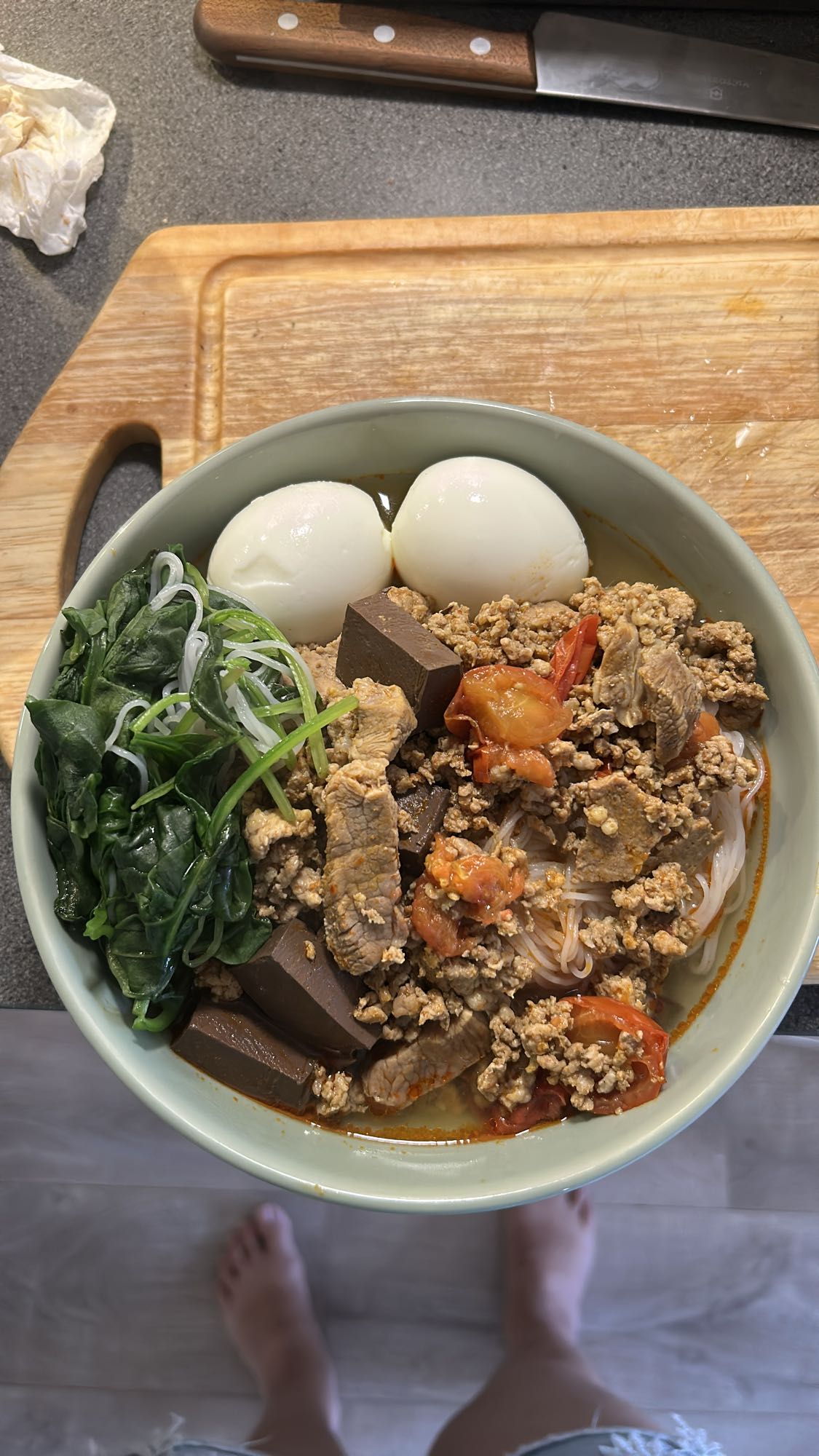 Nudler med kjøtt og egg