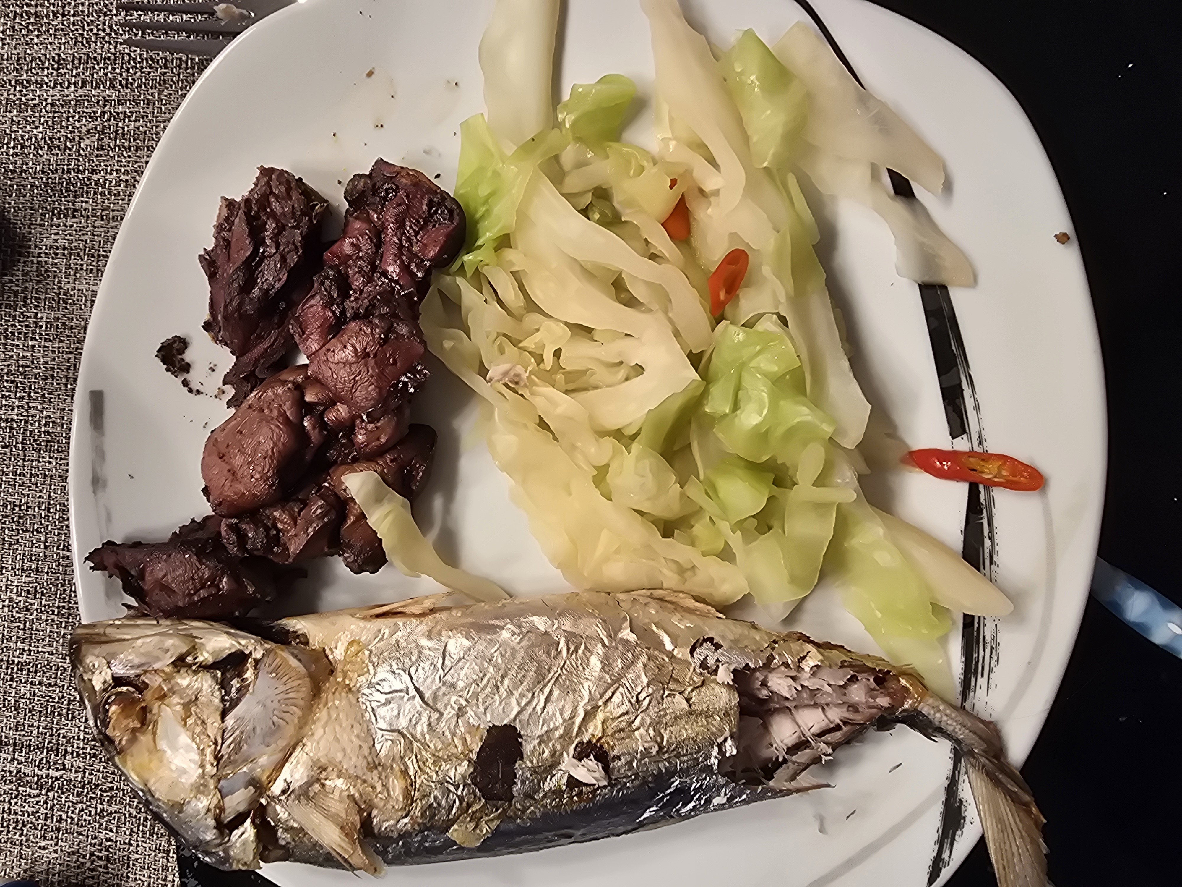 Ikan panggang, hati ayam, kol