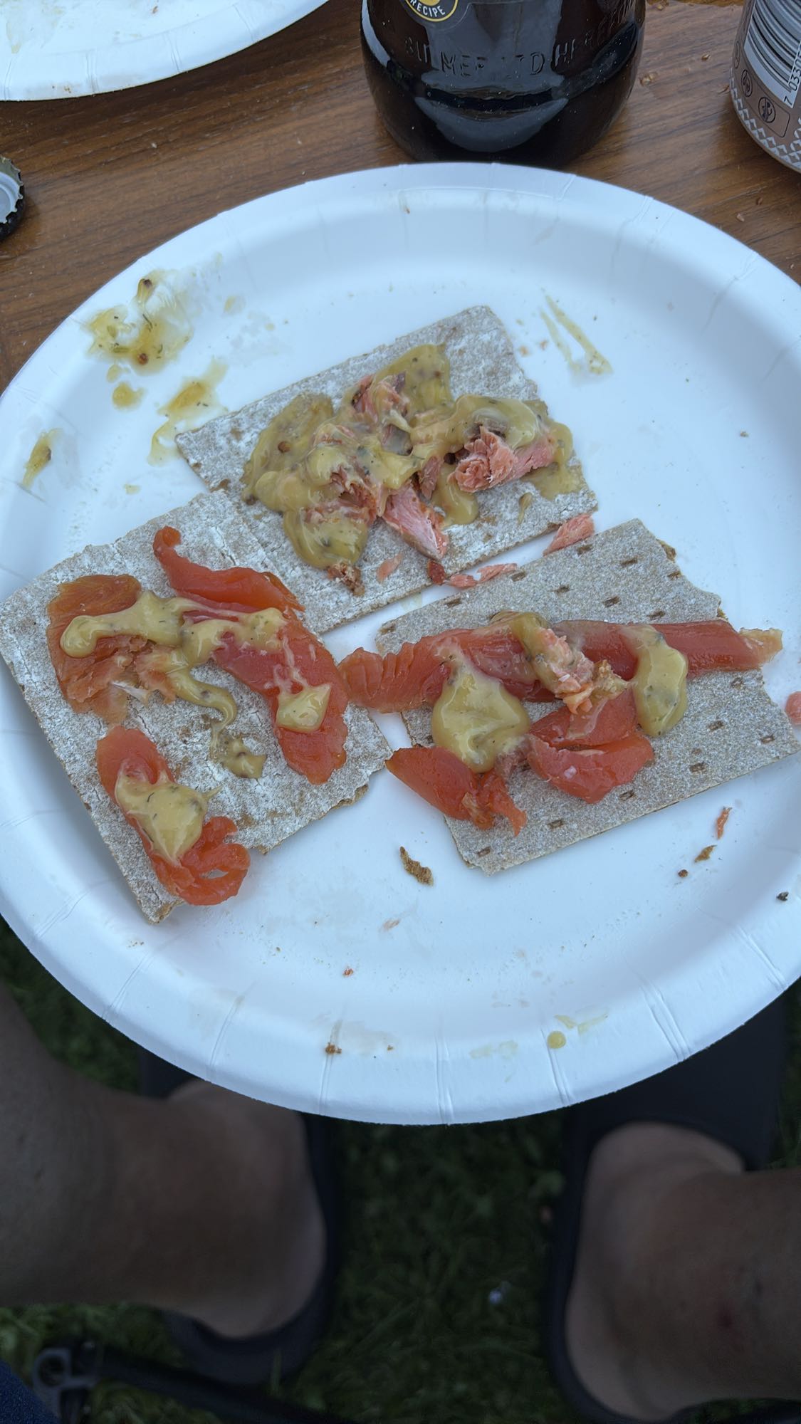 Røkt ørret flatbrød sennepsaus