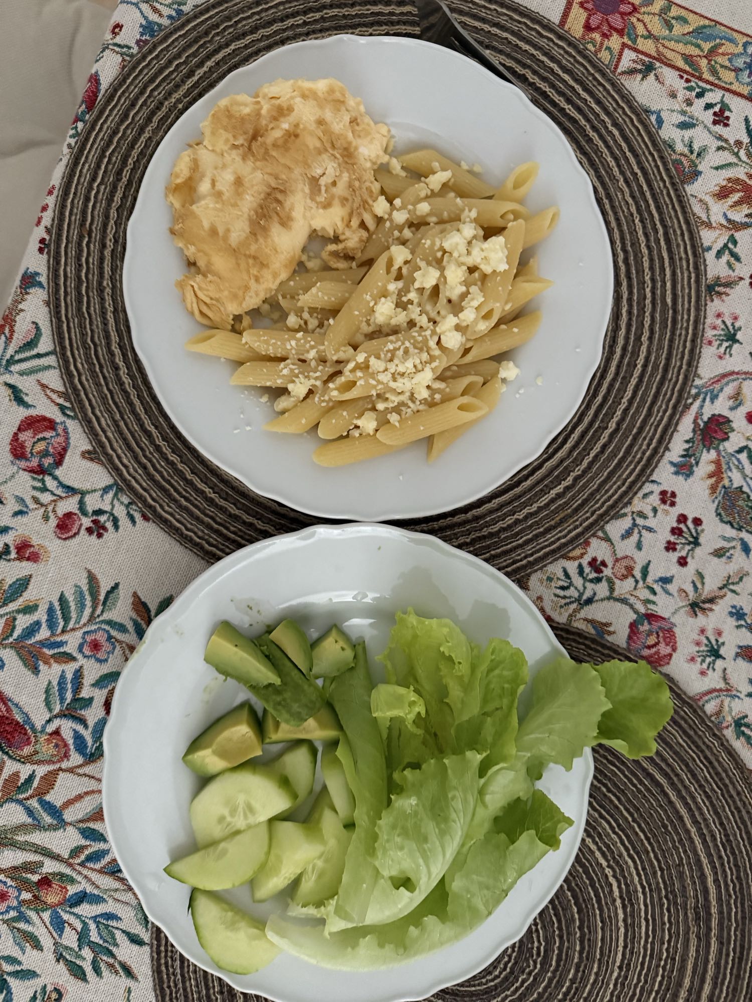 Pasta with egg & salad